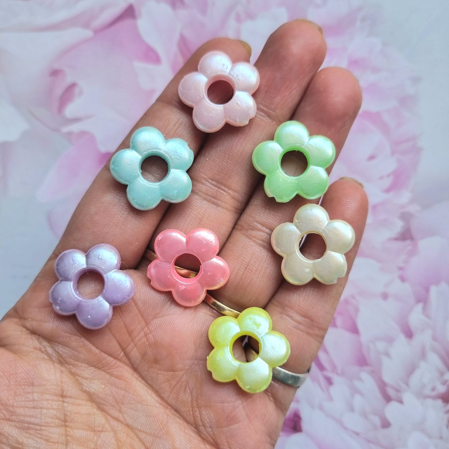 Acrylic Pastel Flower Beads (Scratched)