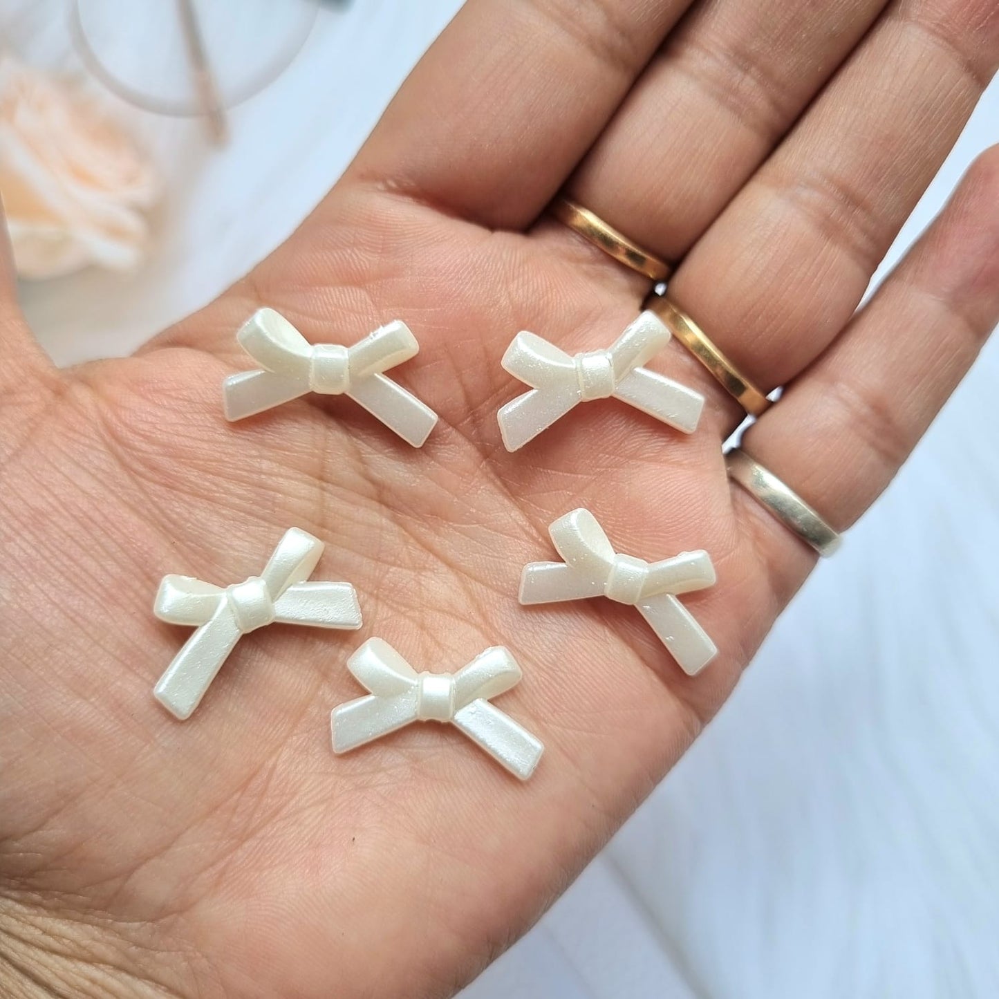 Acrylic Bow Beads
