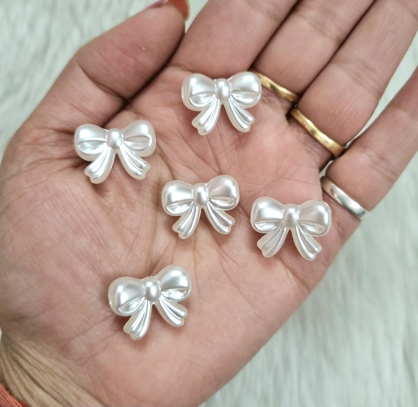 Acrylic Bow Beads