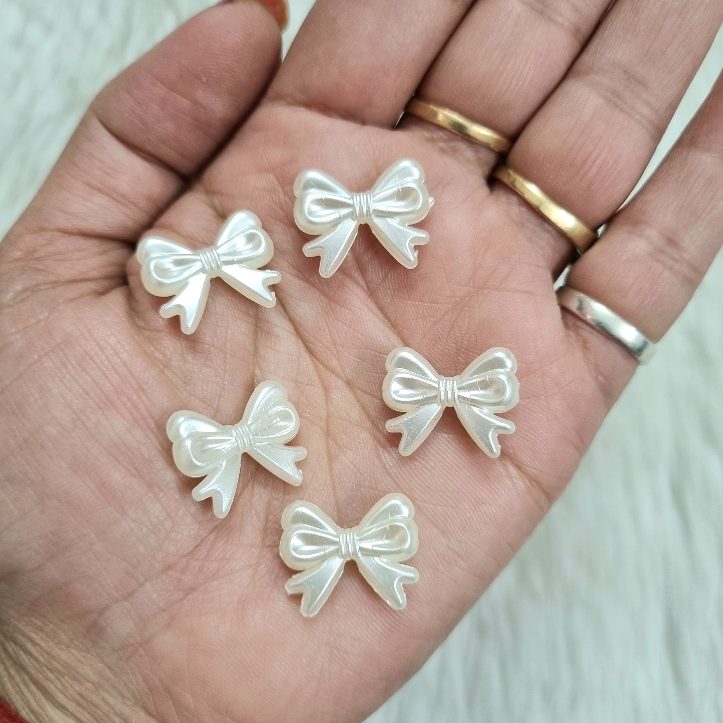 Acrylic Bow Beads
