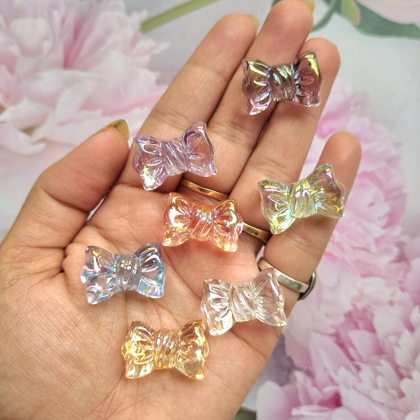 Acrylic Twisted Bow Beads