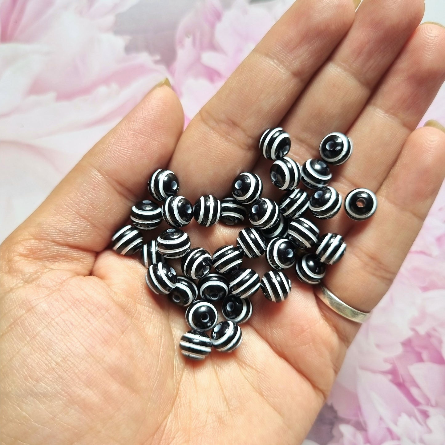 Acrylic Black and White Round Beads