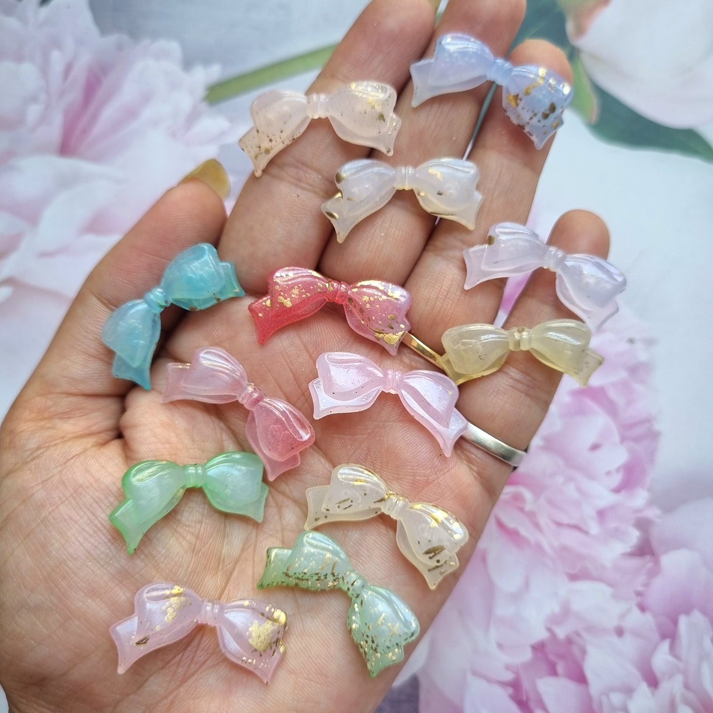 Acrylic Bow Beads