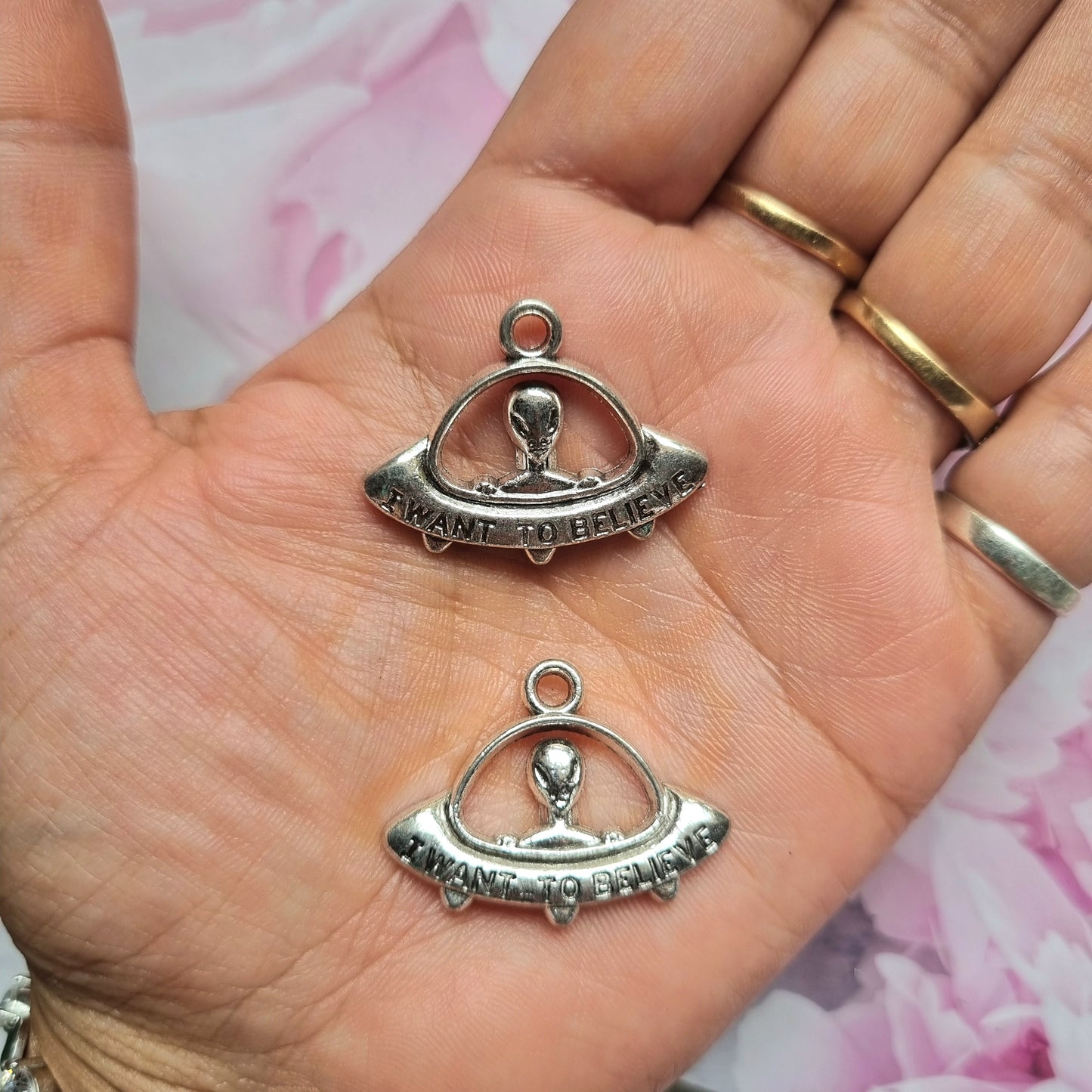 Metal Charms - Alien