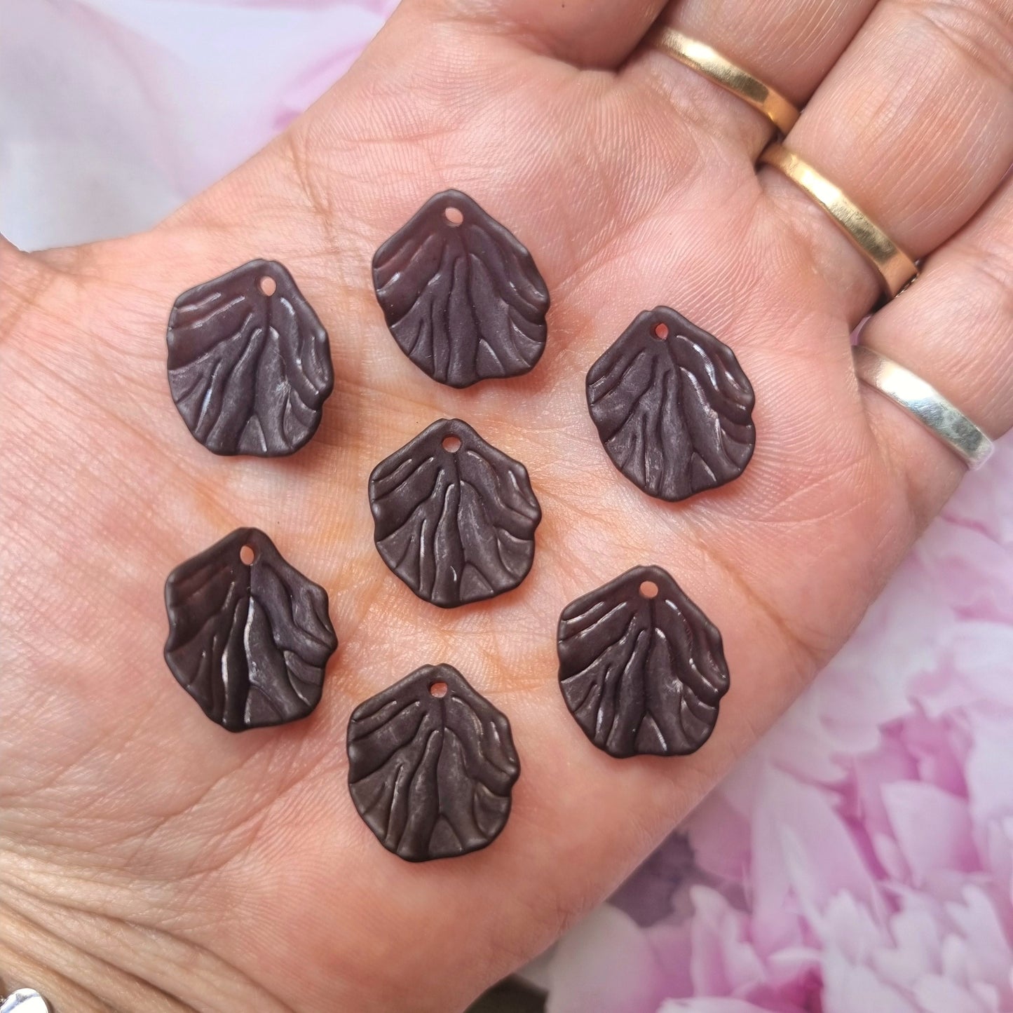 Acrylic Frosted Black Shell Beads