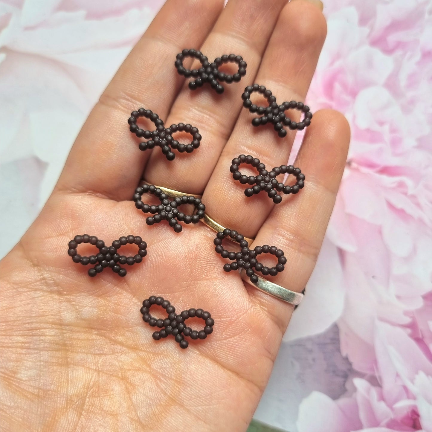 Acrylic Frosted Black Bow Beads