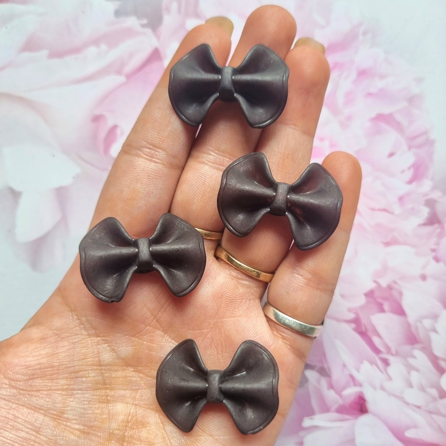 Acrylic Frosted Black Bow Beads