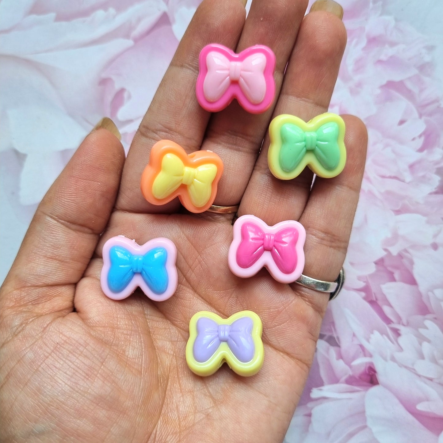 Acrylic Bow Beads