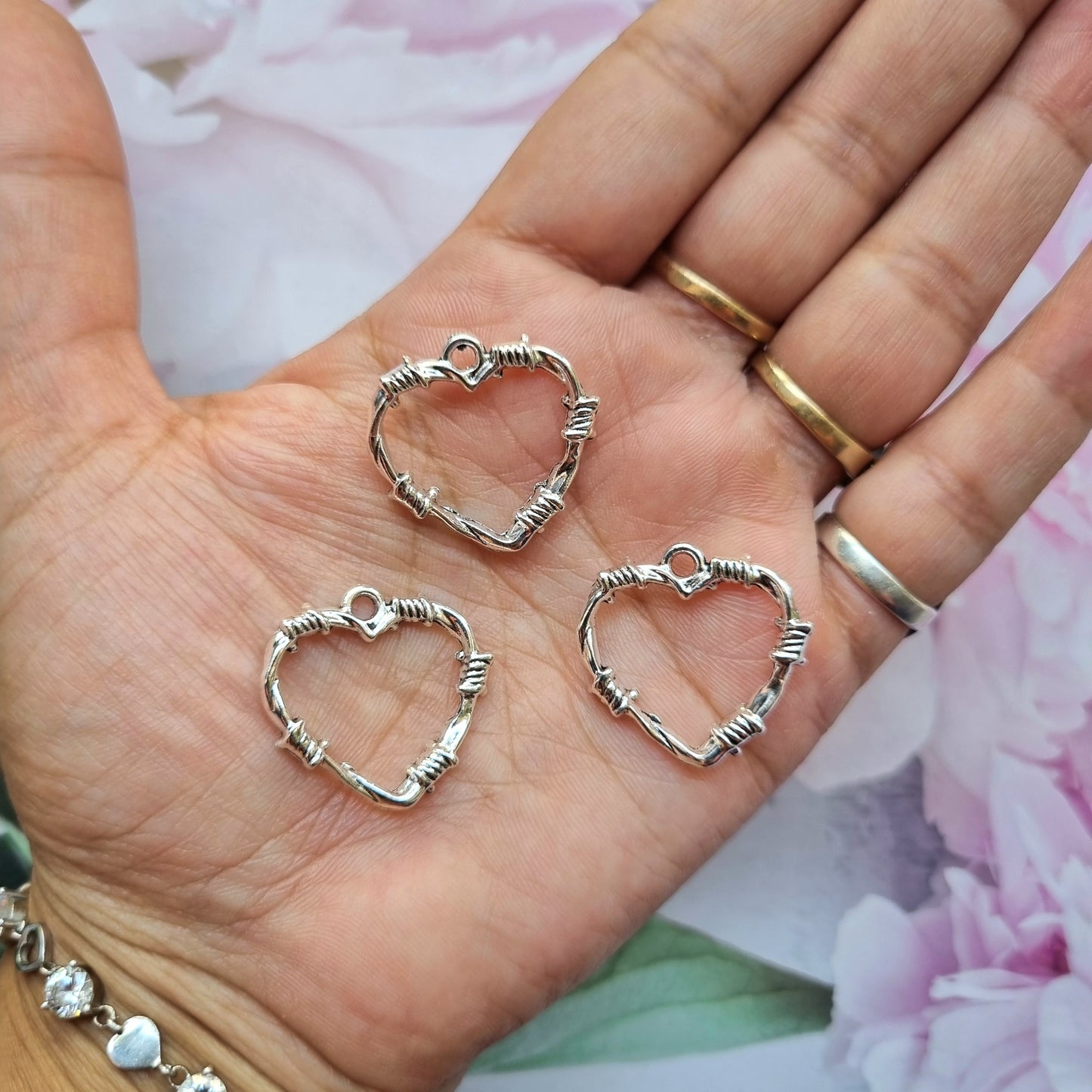 Metal Charms - Hollow Wired Heart