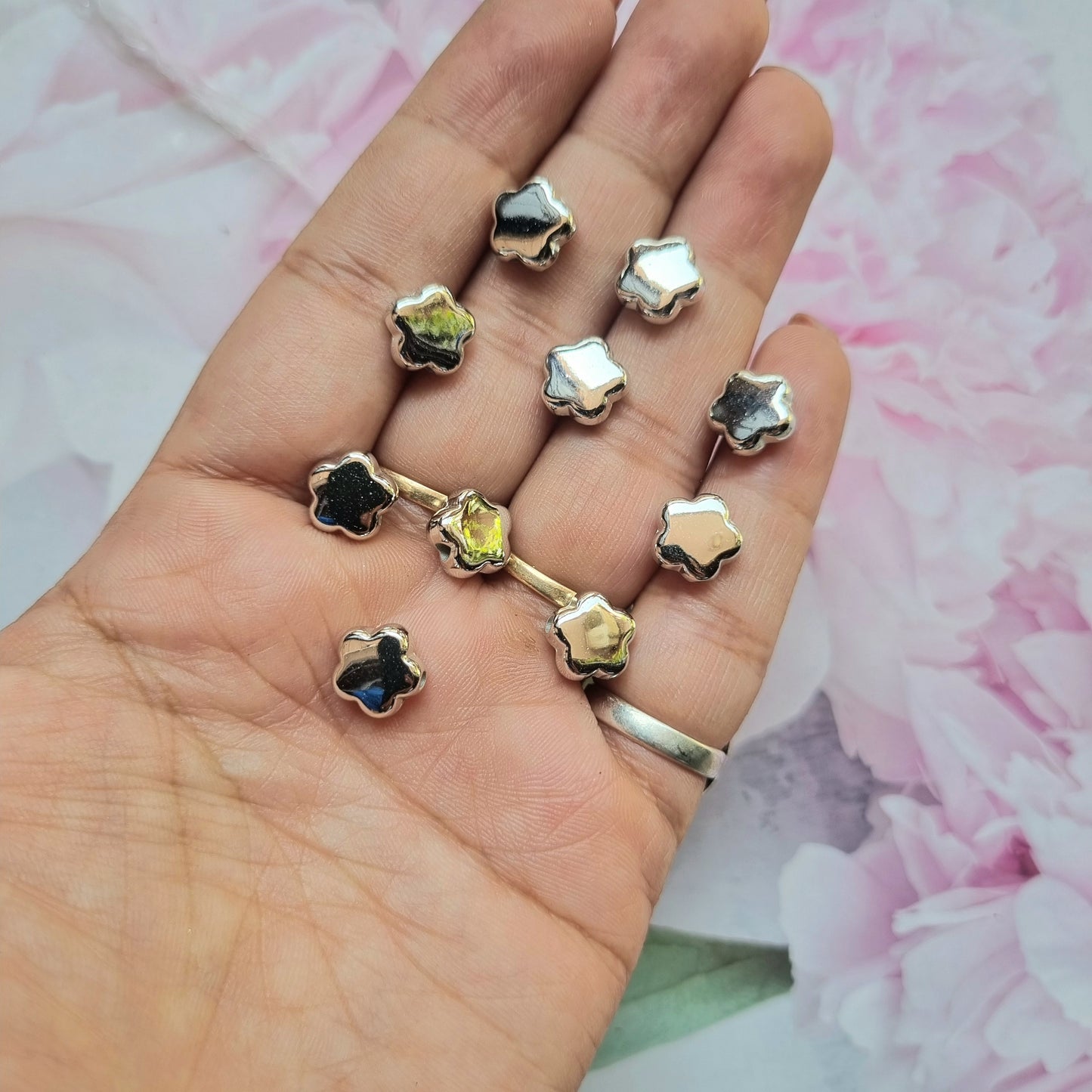 CCB Plastic Flower Beads, Silver