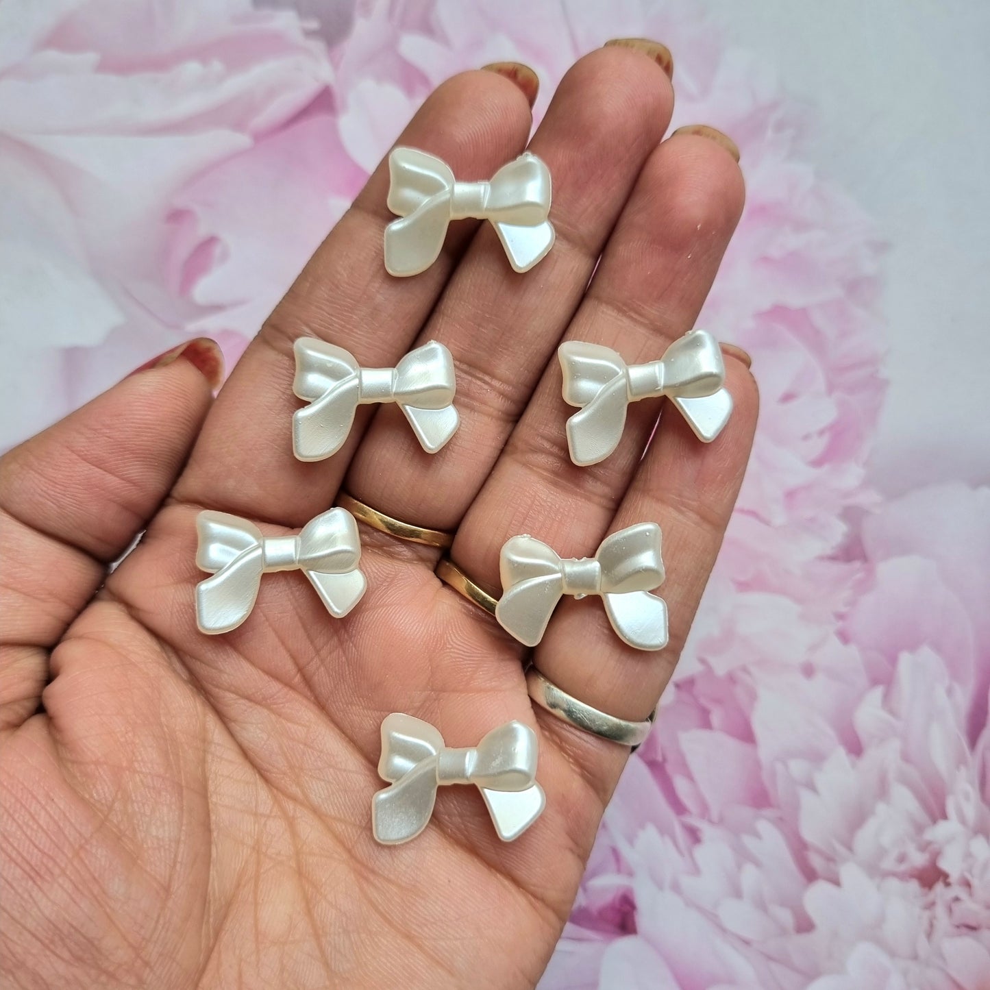 Acrylic Bow Beads