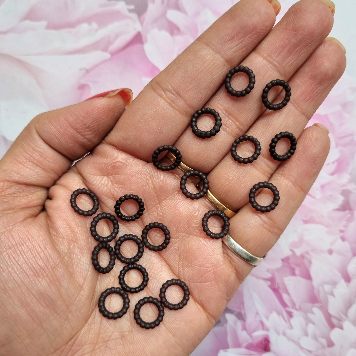 Acrylic Frosted Black Round rings
