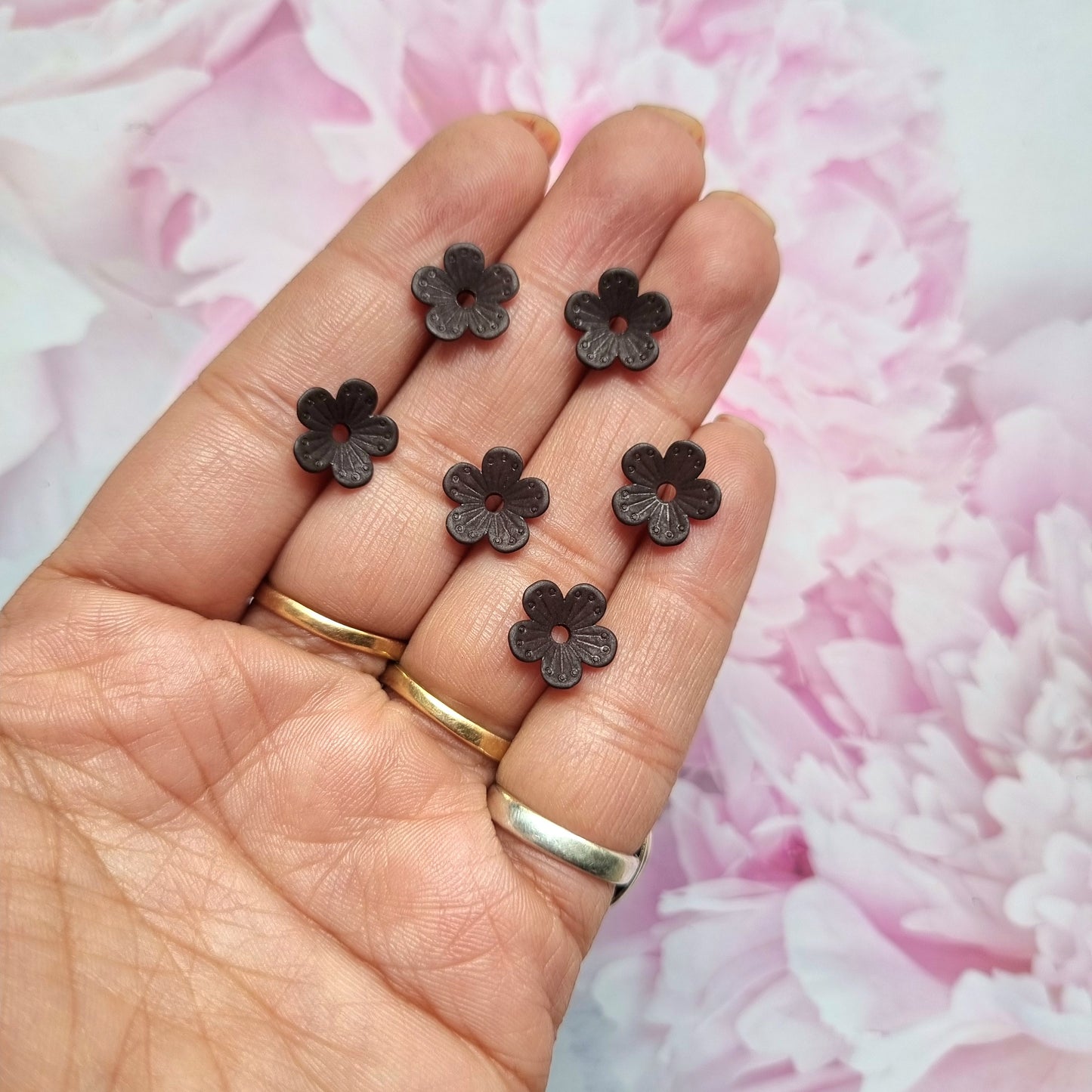 Acrylic Frosted Black Flower caps
