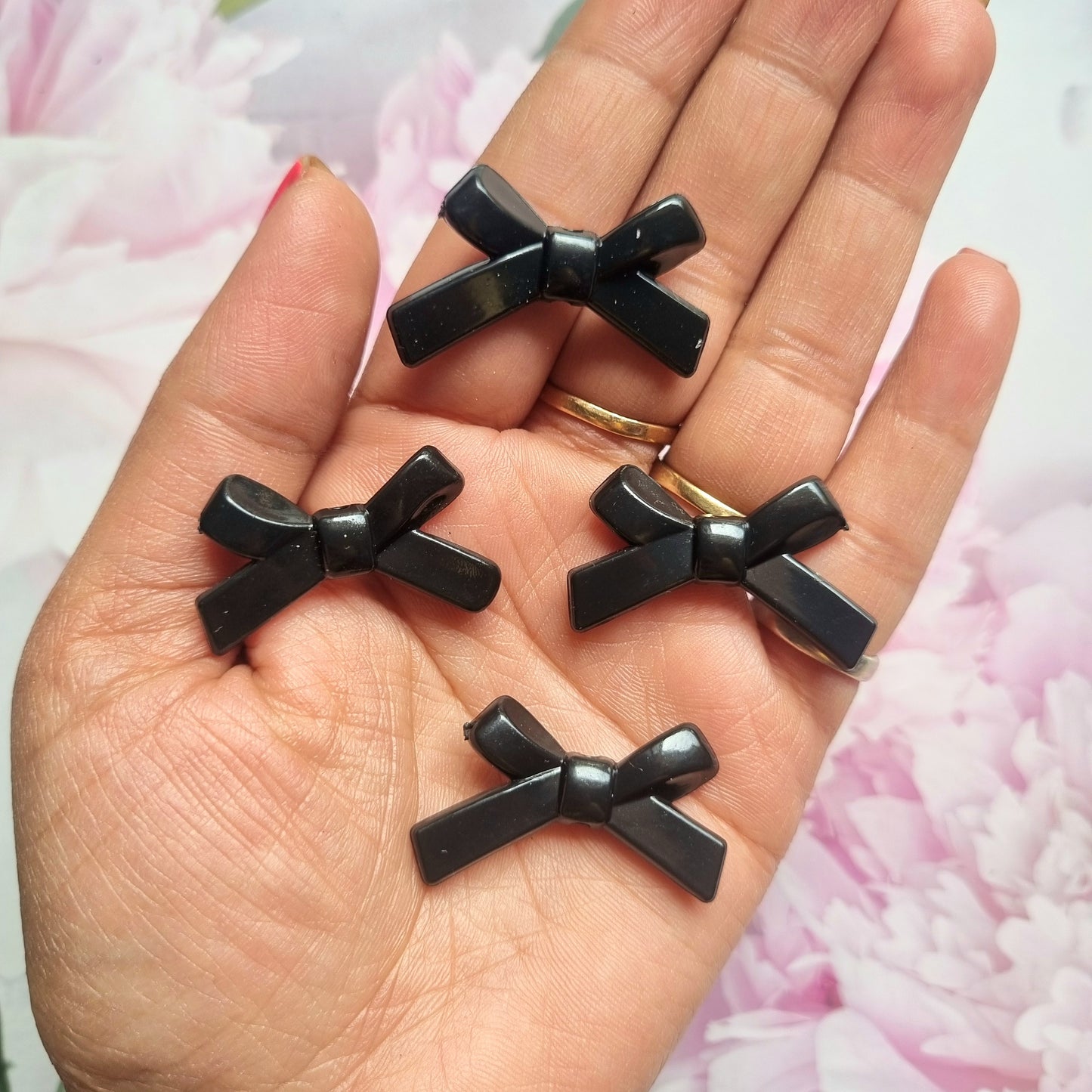 Black and White Bow Beads