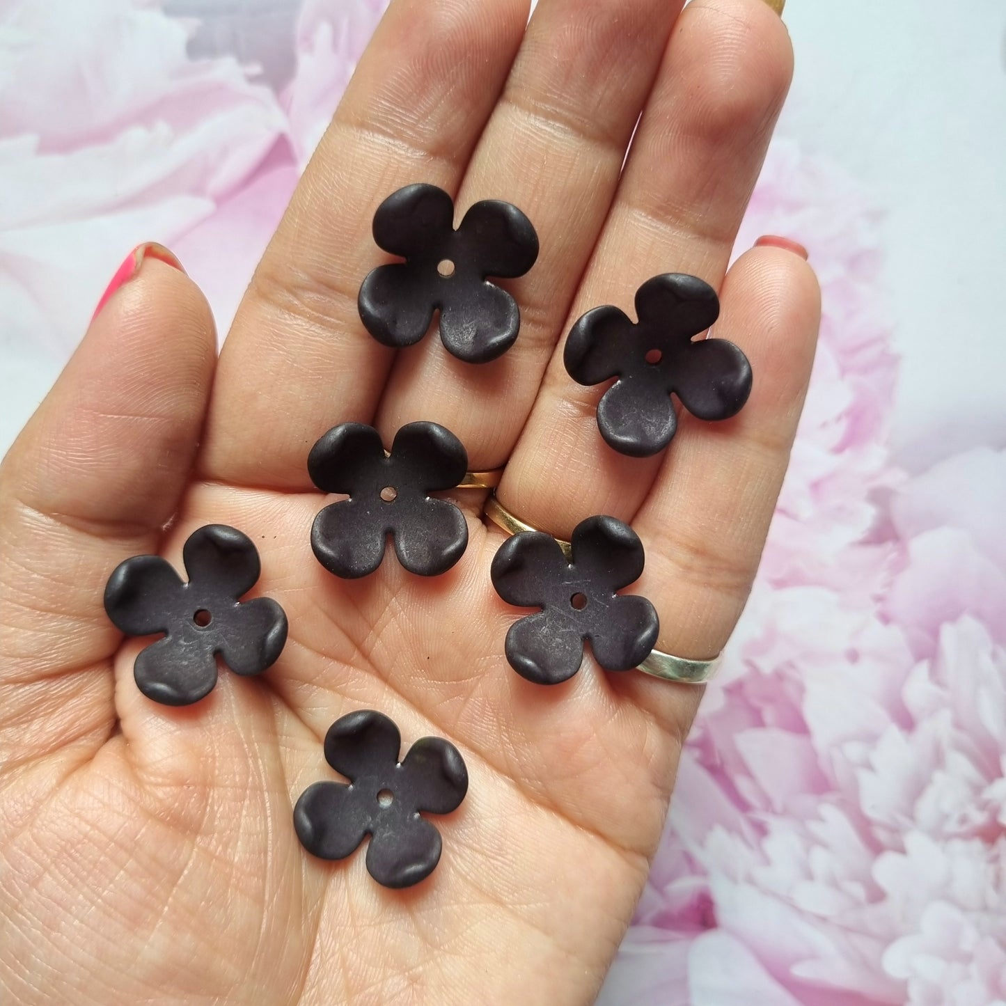 Frost Black Flower Beads