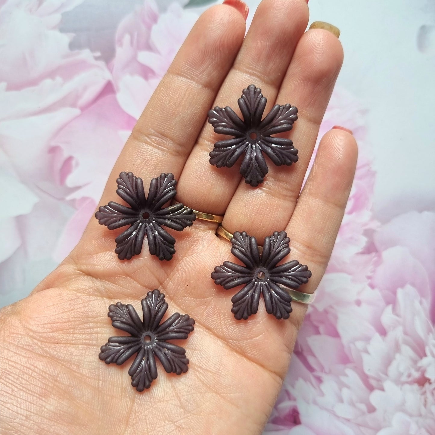 Frost Black Flower Beads