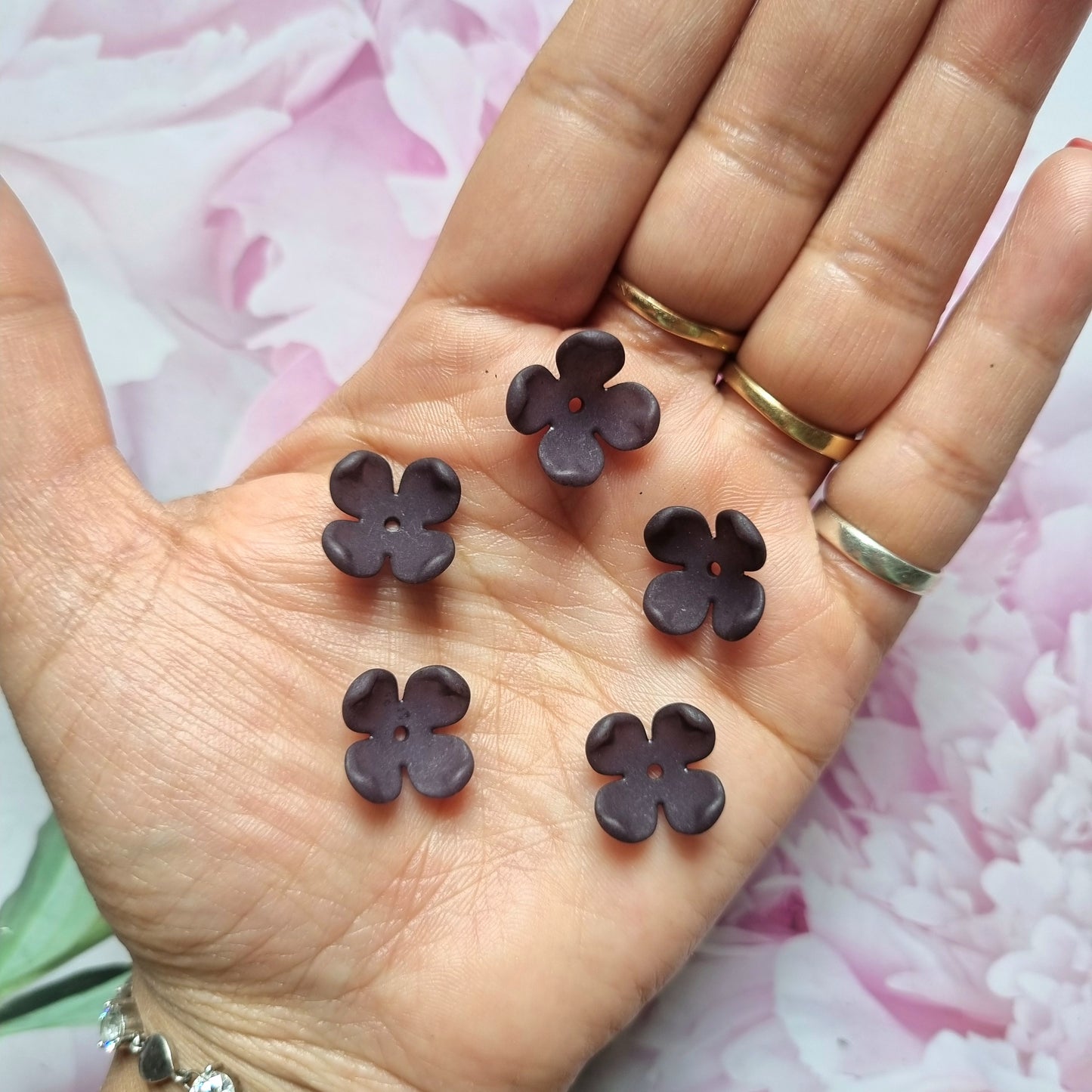 Frost Black Flower Beads