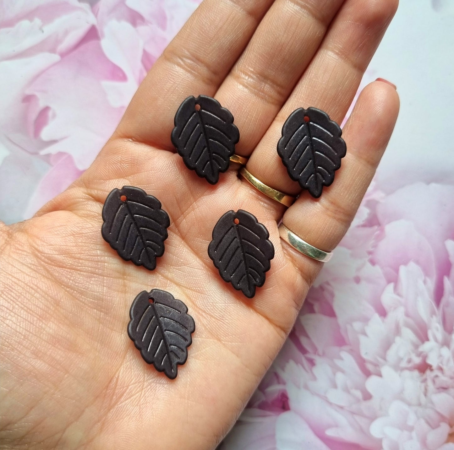 Frost Black Leaf