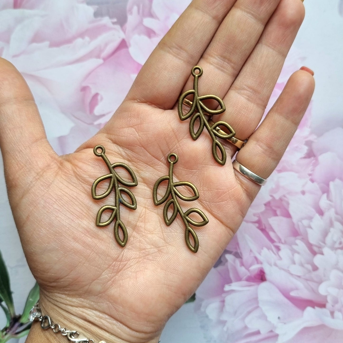 Antique Metal Charms - Leaf