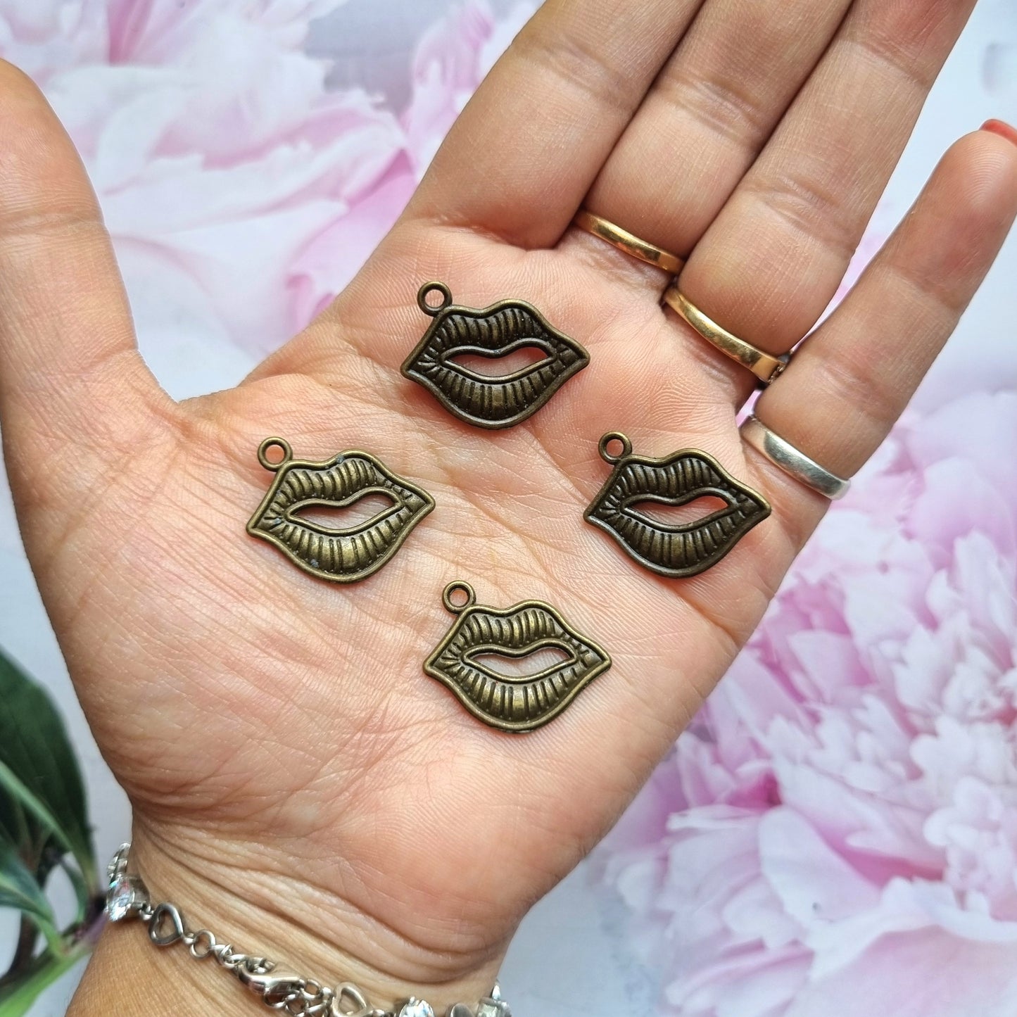 Antique Metal Charms - Lips
