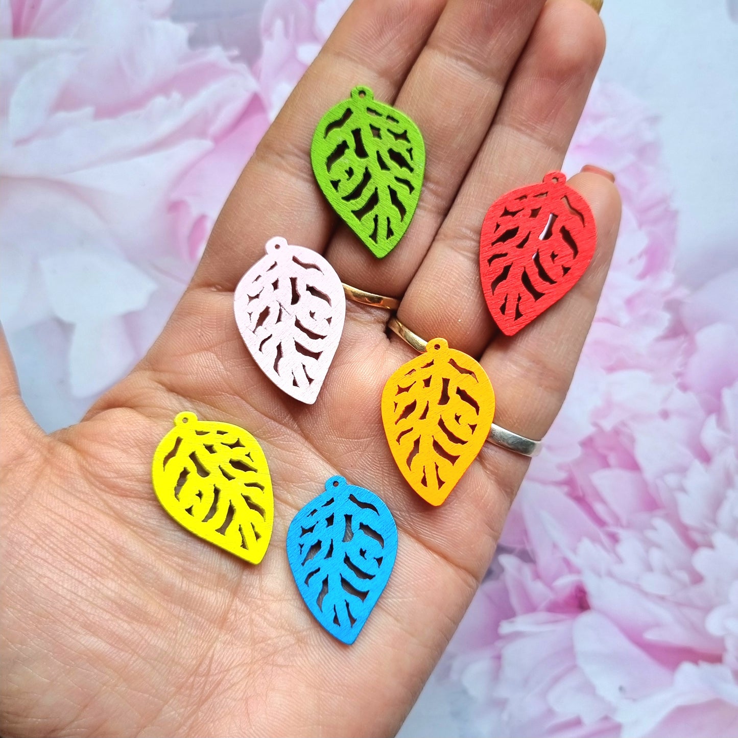 Wooden Button - leaf