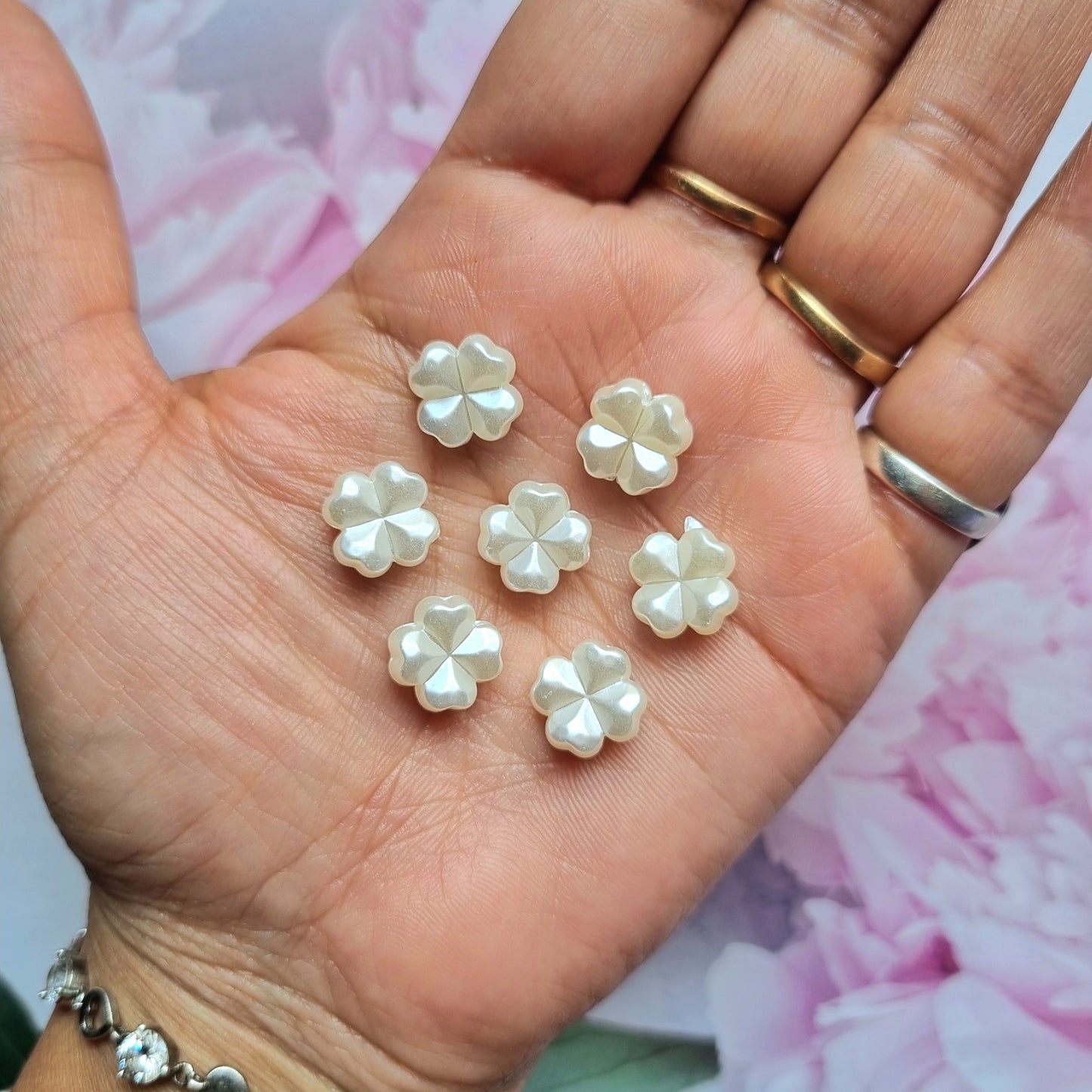 Acrylic Pearlish Clover Beads