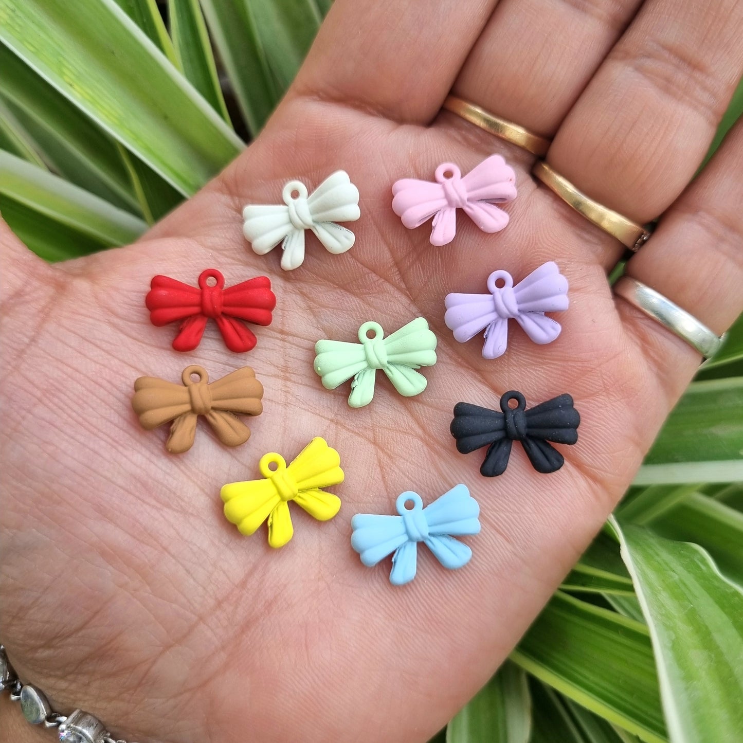 Spray Painted Alloy Bow Charms