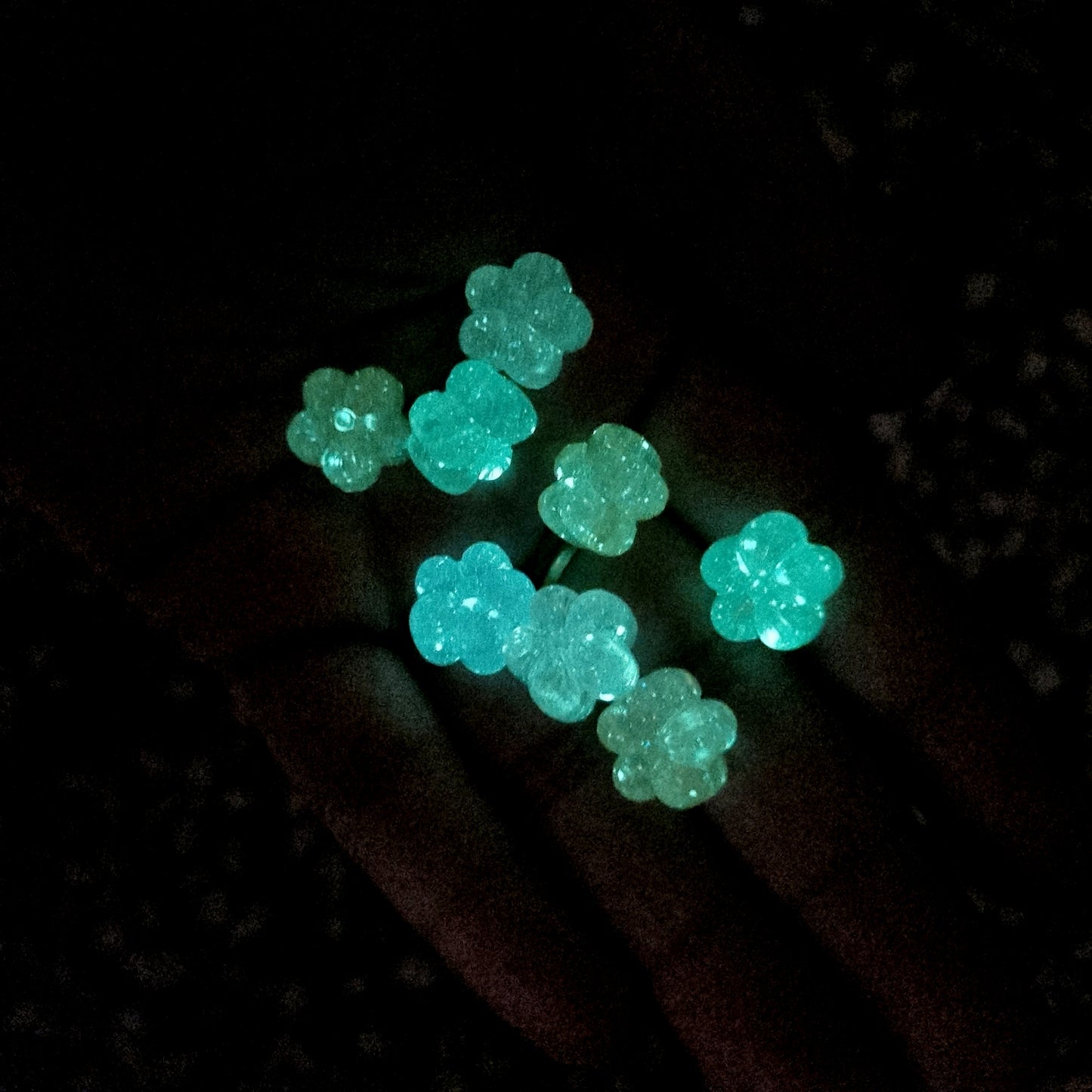 Luminous Glitter Flower Beads