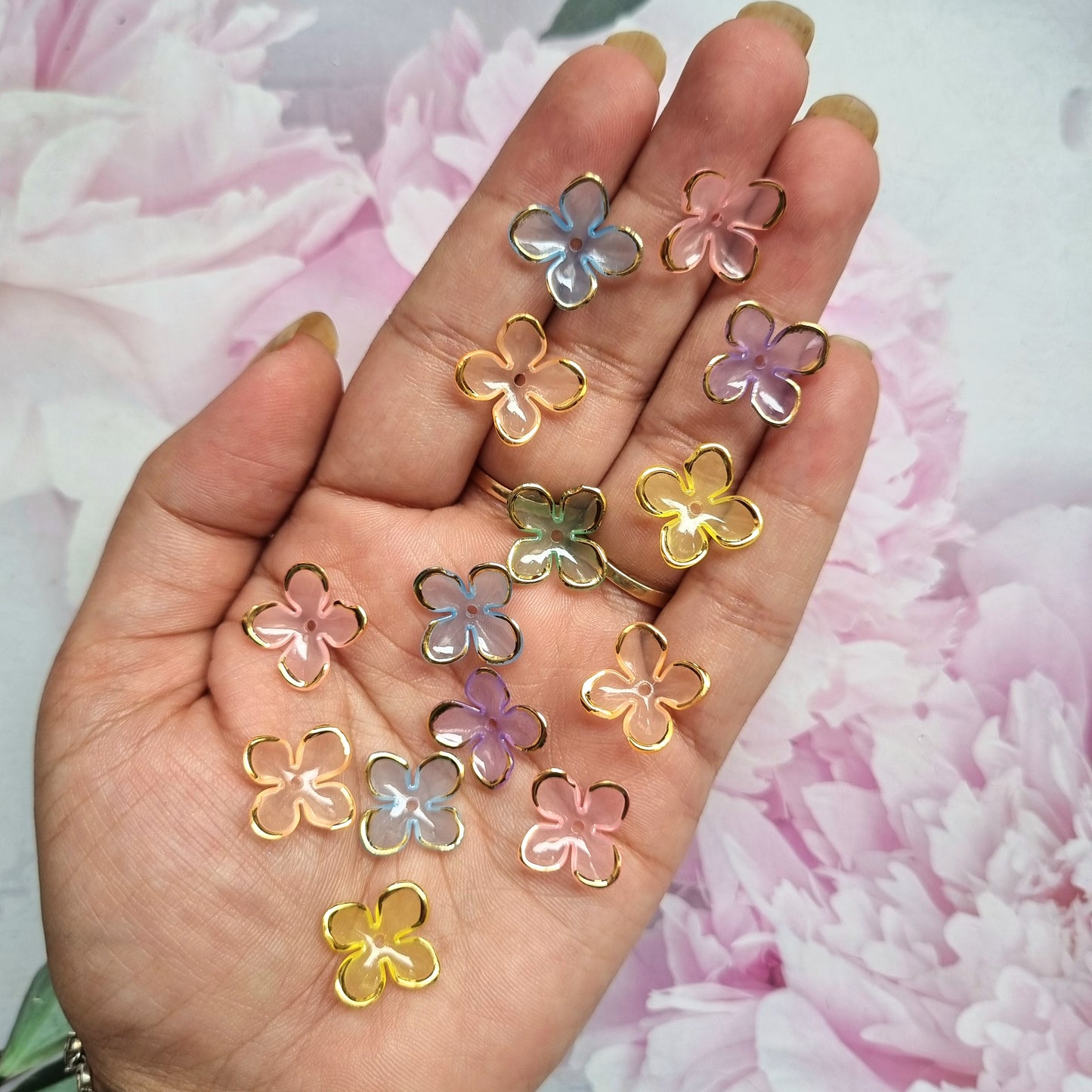 Acrylic Glitter Flower Caps