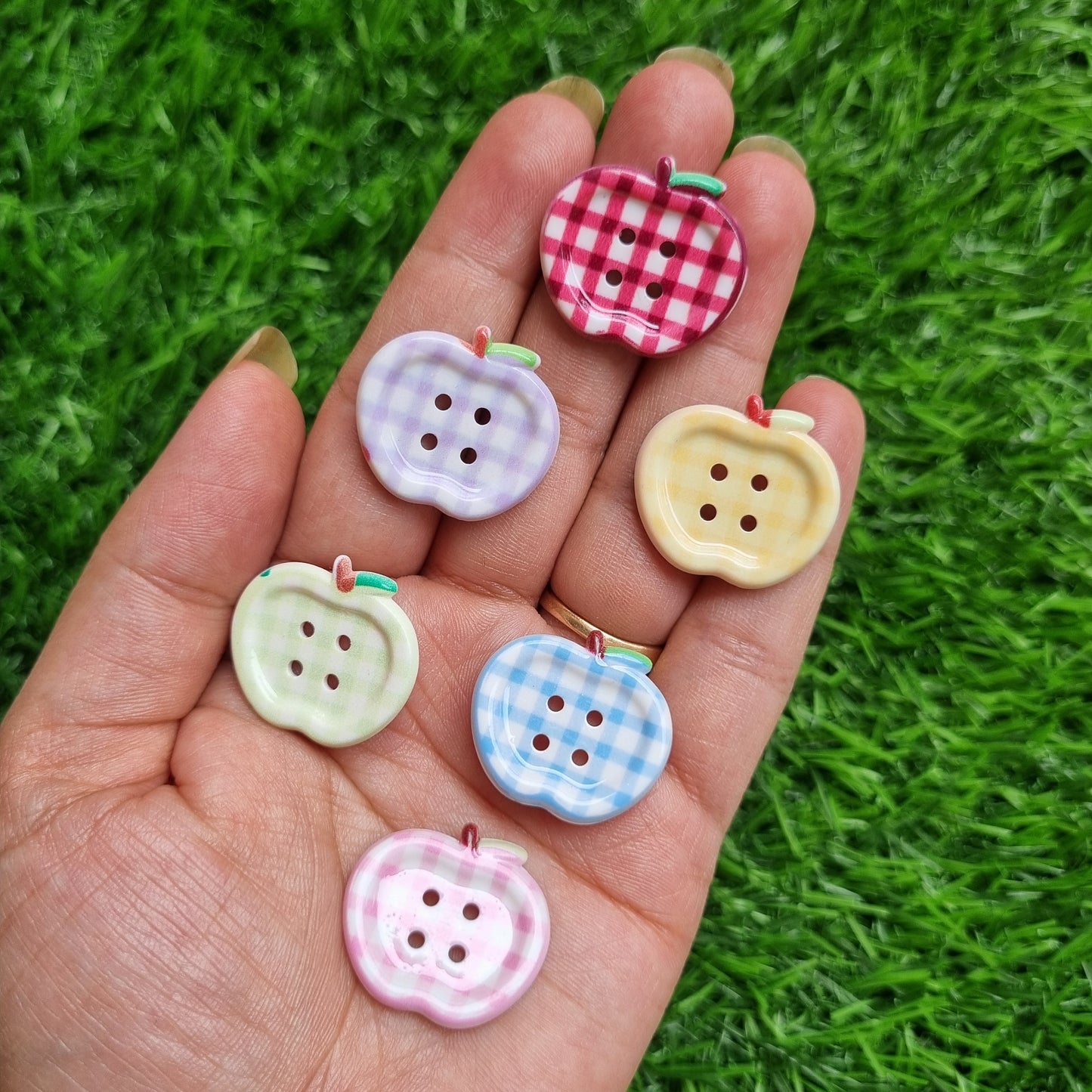 Acrylic Button - Apple with gingham pattern