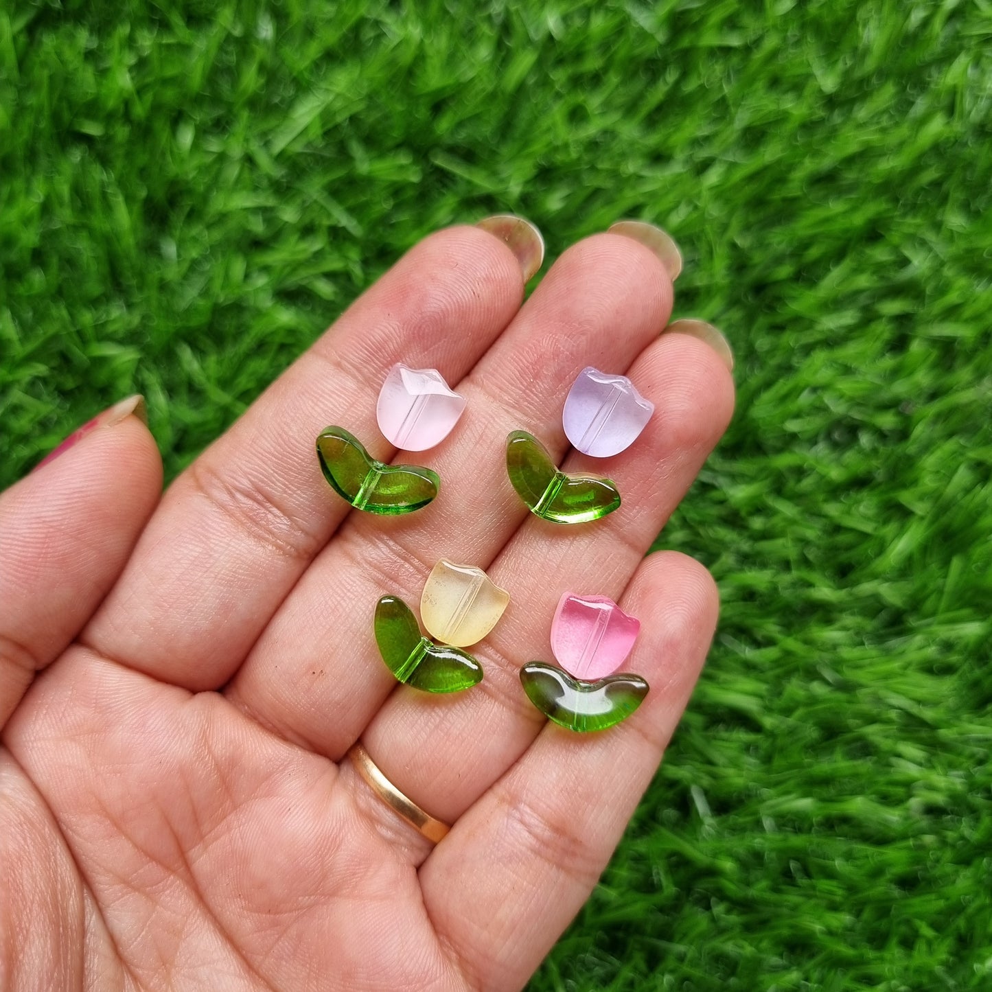 Glass Beads - Shaded Tulip Flower