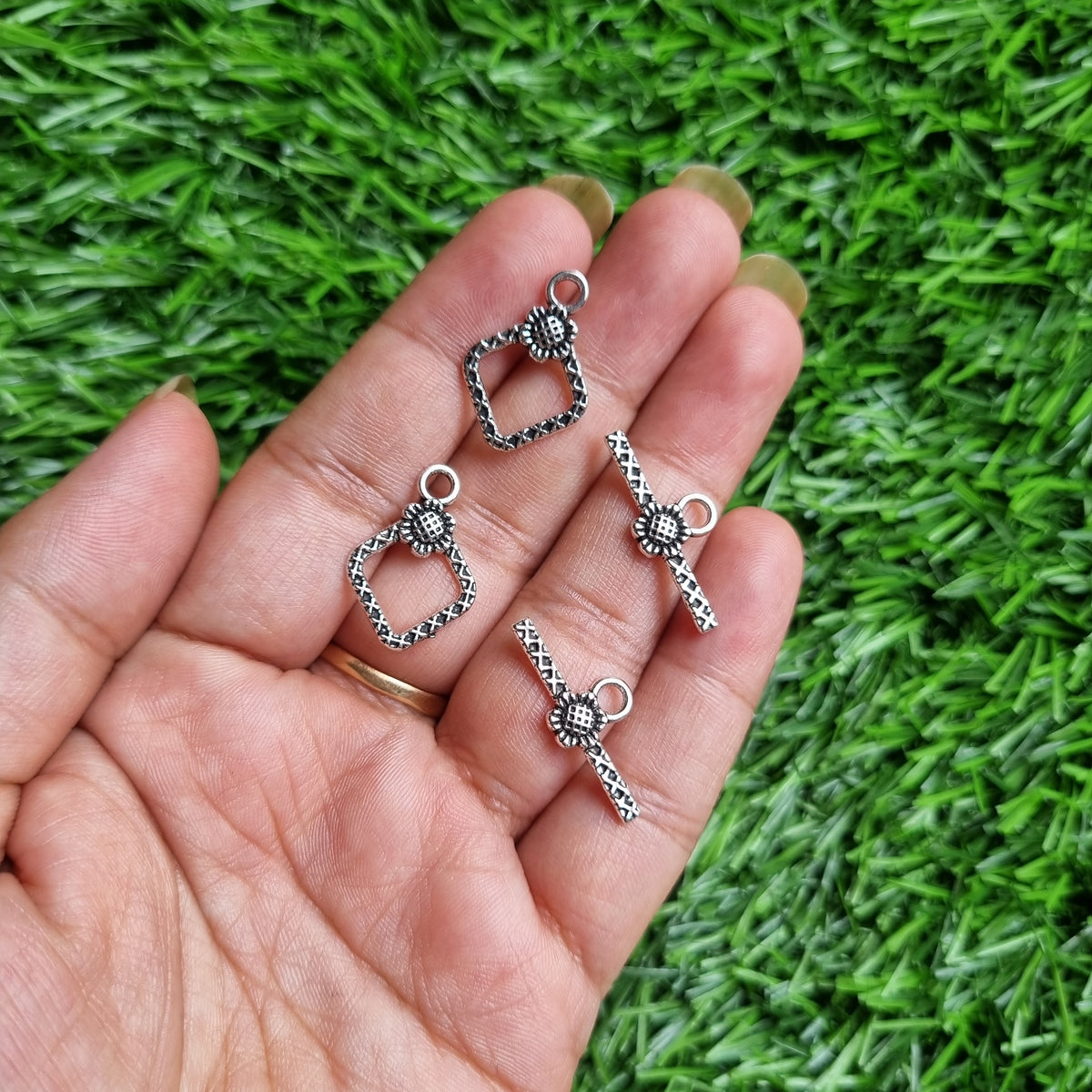 Metal Charms - Toggle Clasp 07