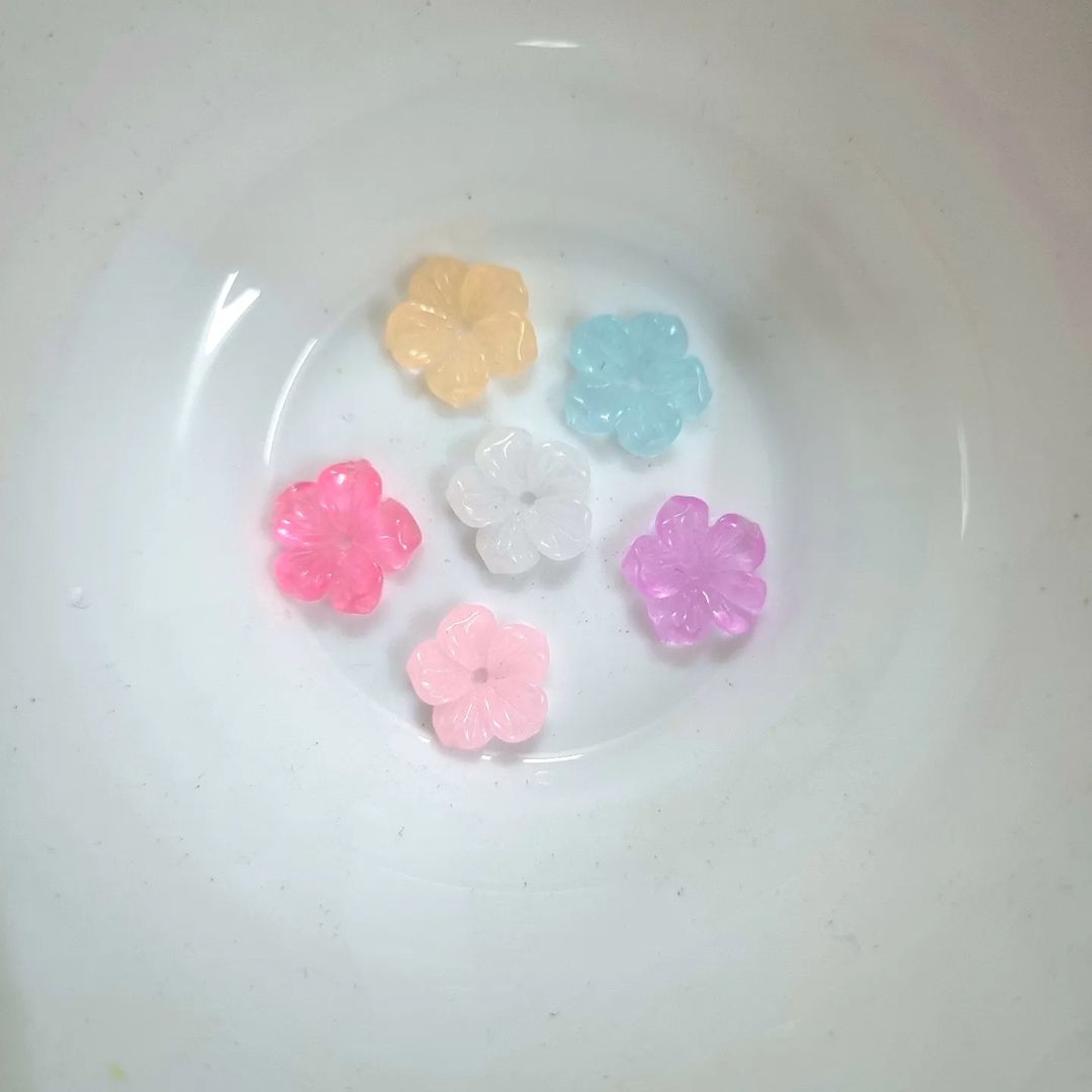 Acrylic Flower Beads