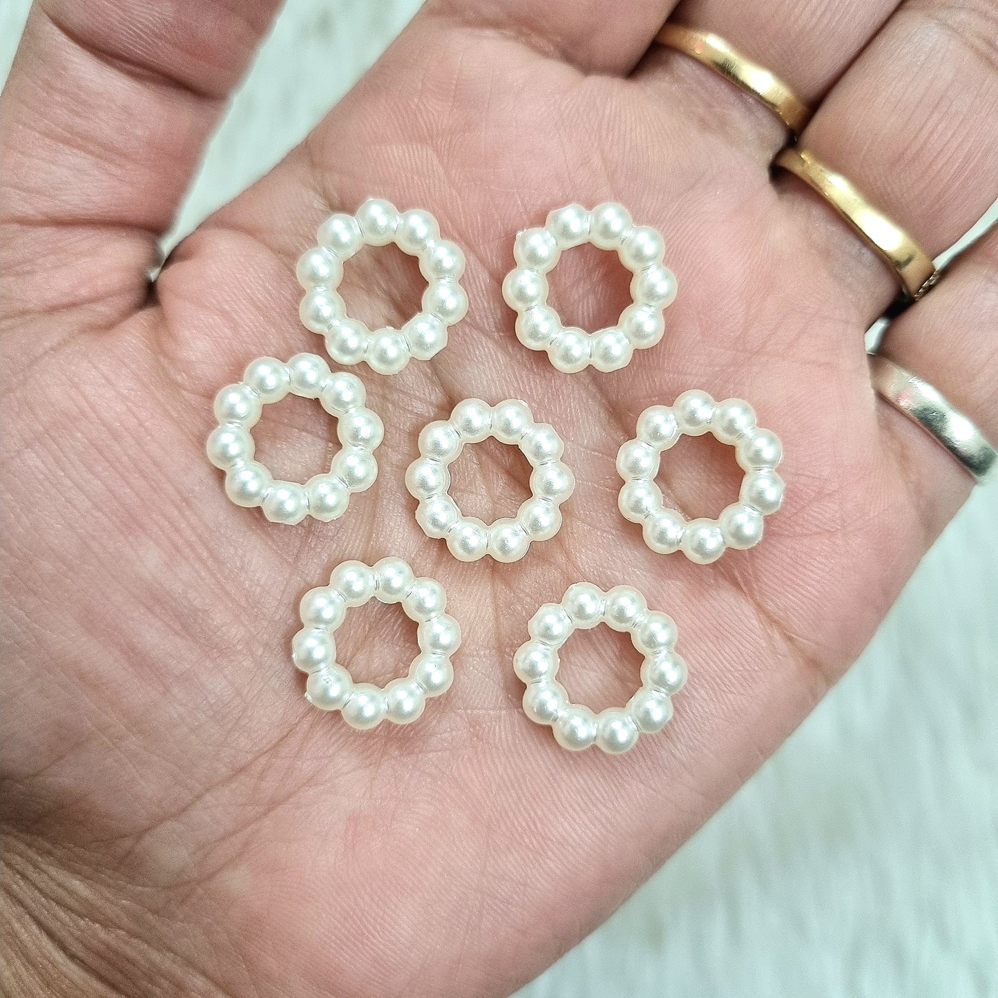Acrylic Pearl Ring (1cm around)