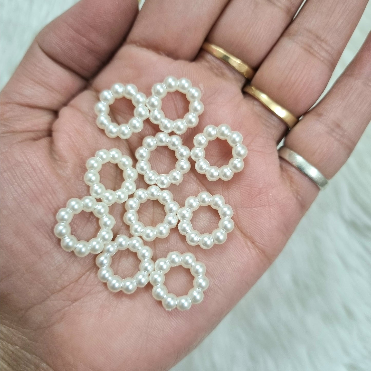Acrylic Pearl Ring (1cm around)