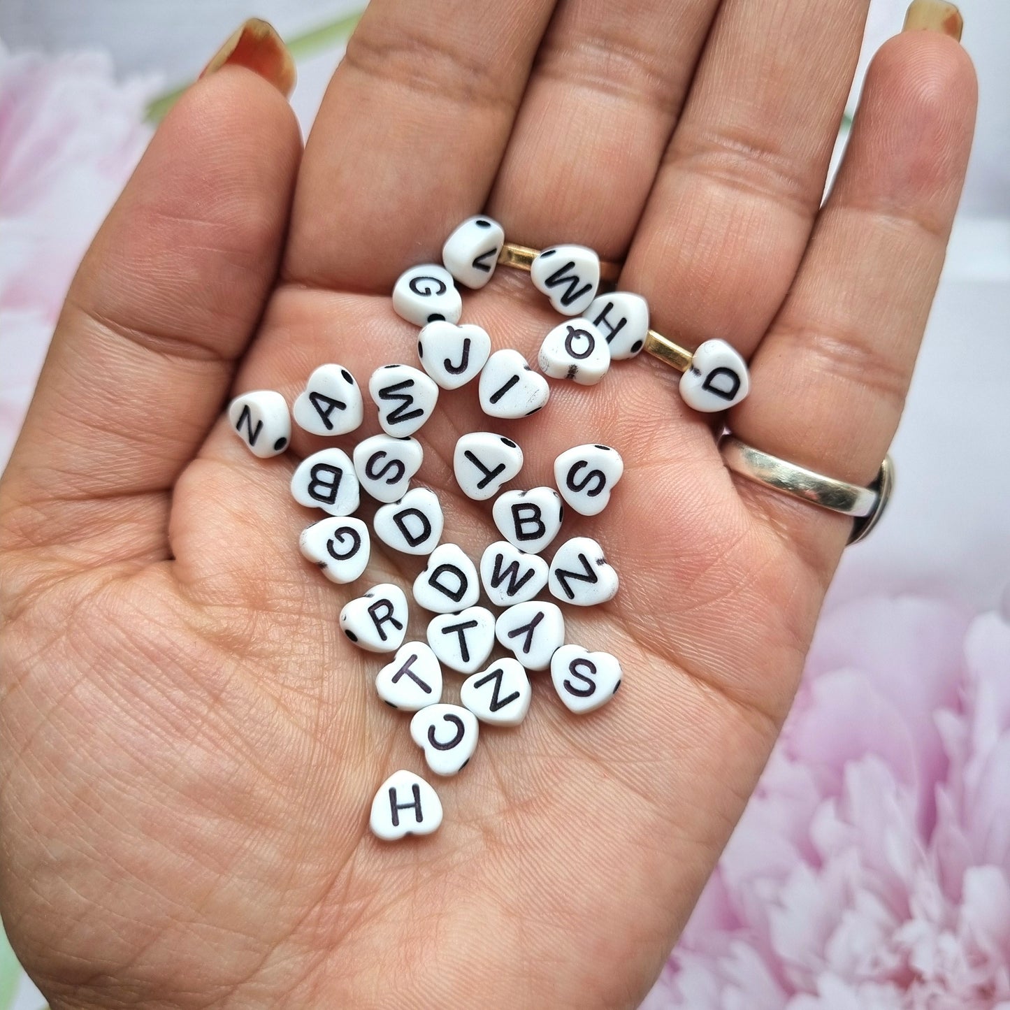 Acrylic Alphabet Beads (B&W, heart shape)