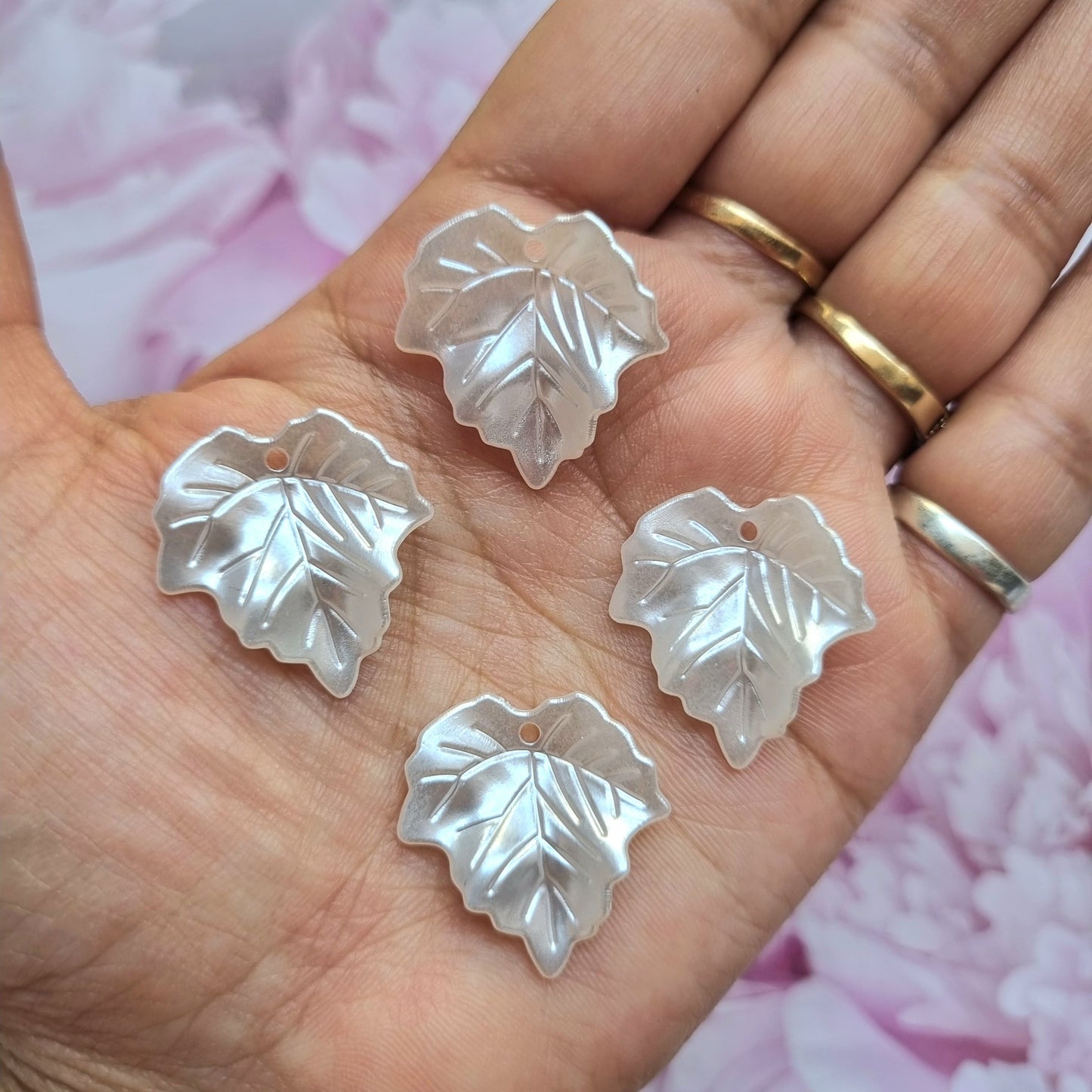 Acrylic Pearl Mapple Leaf