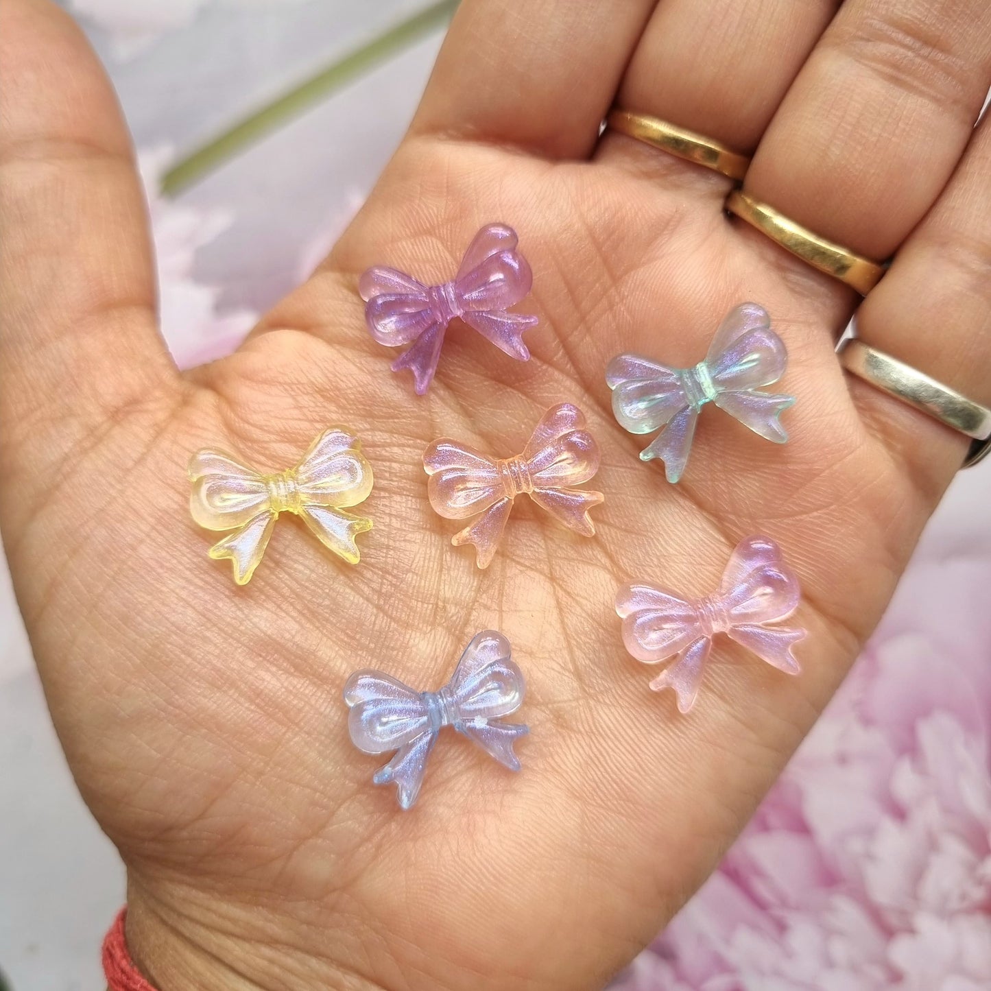 Acrylic Glittery Bow Beads