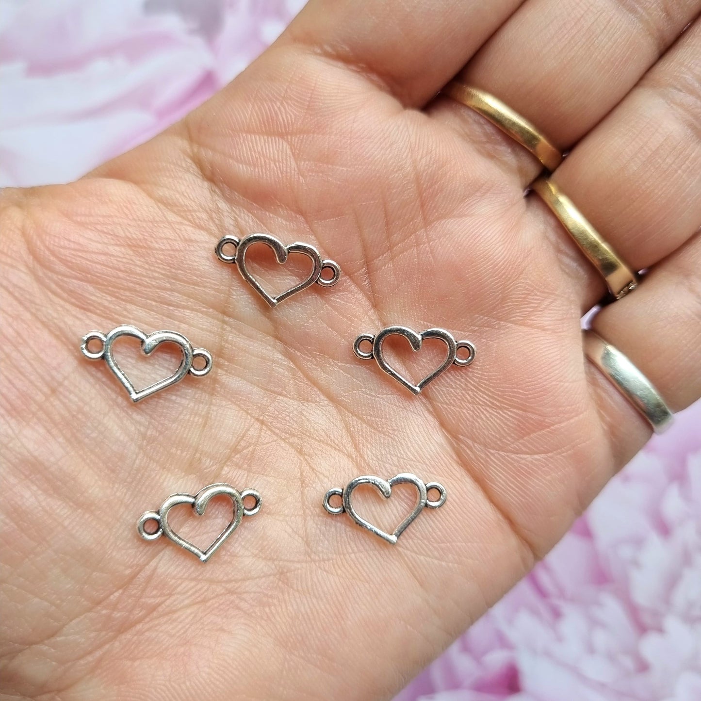 Silver Metal Charm - Heart Connector