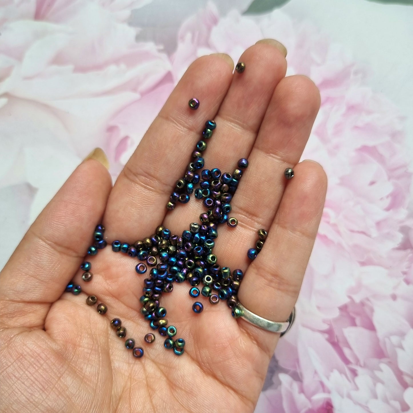 Seed Beads - Black Rainbow shine | Size - 8/0 (3mm)
