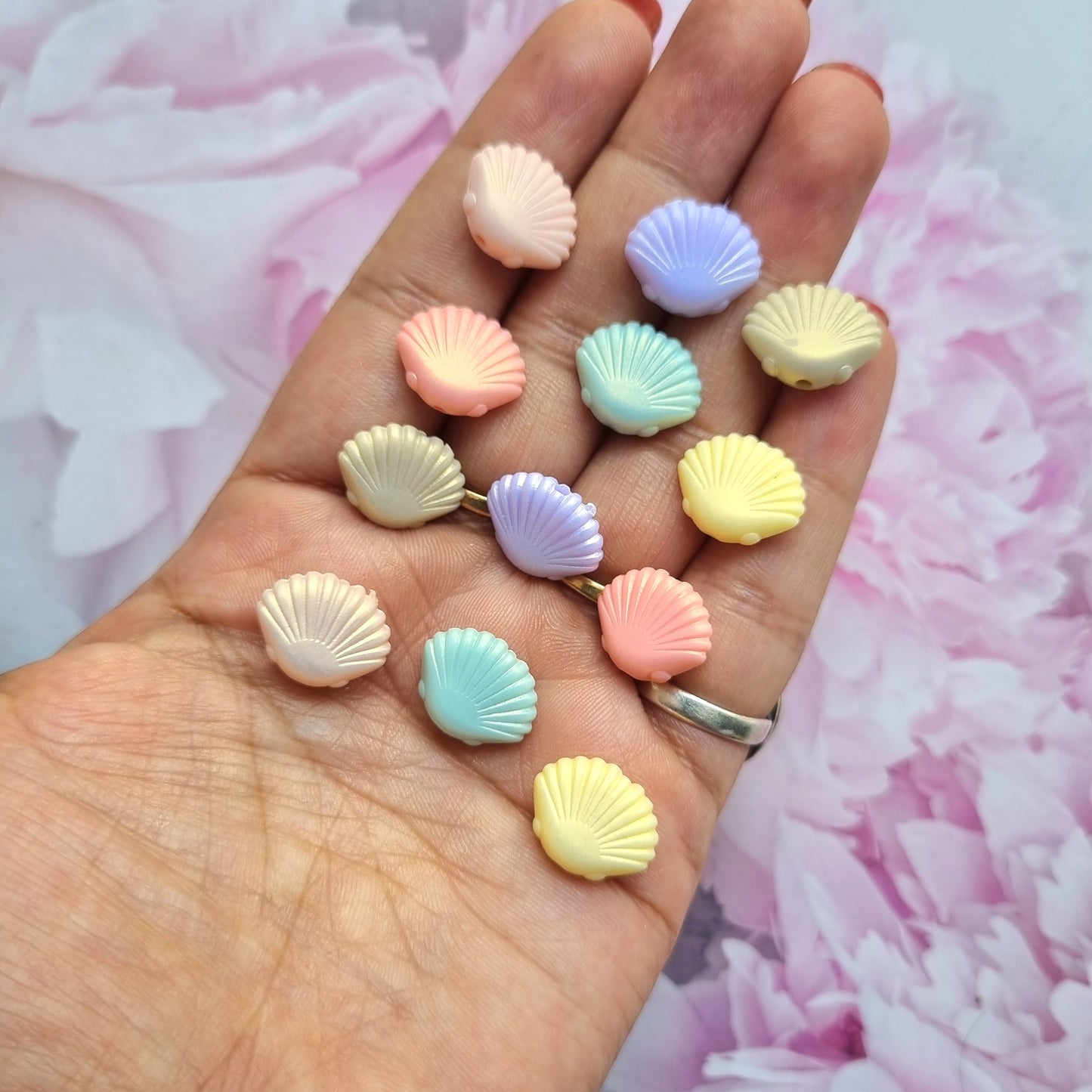Acrylic Metallic Shade Shell Beads