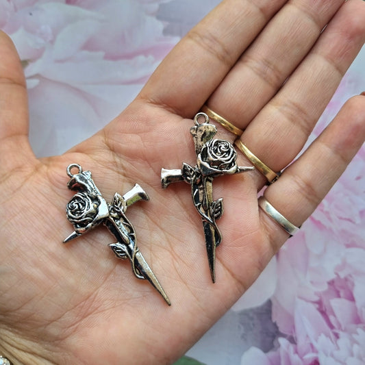 Metal Charms - Cross || Sword with Rose