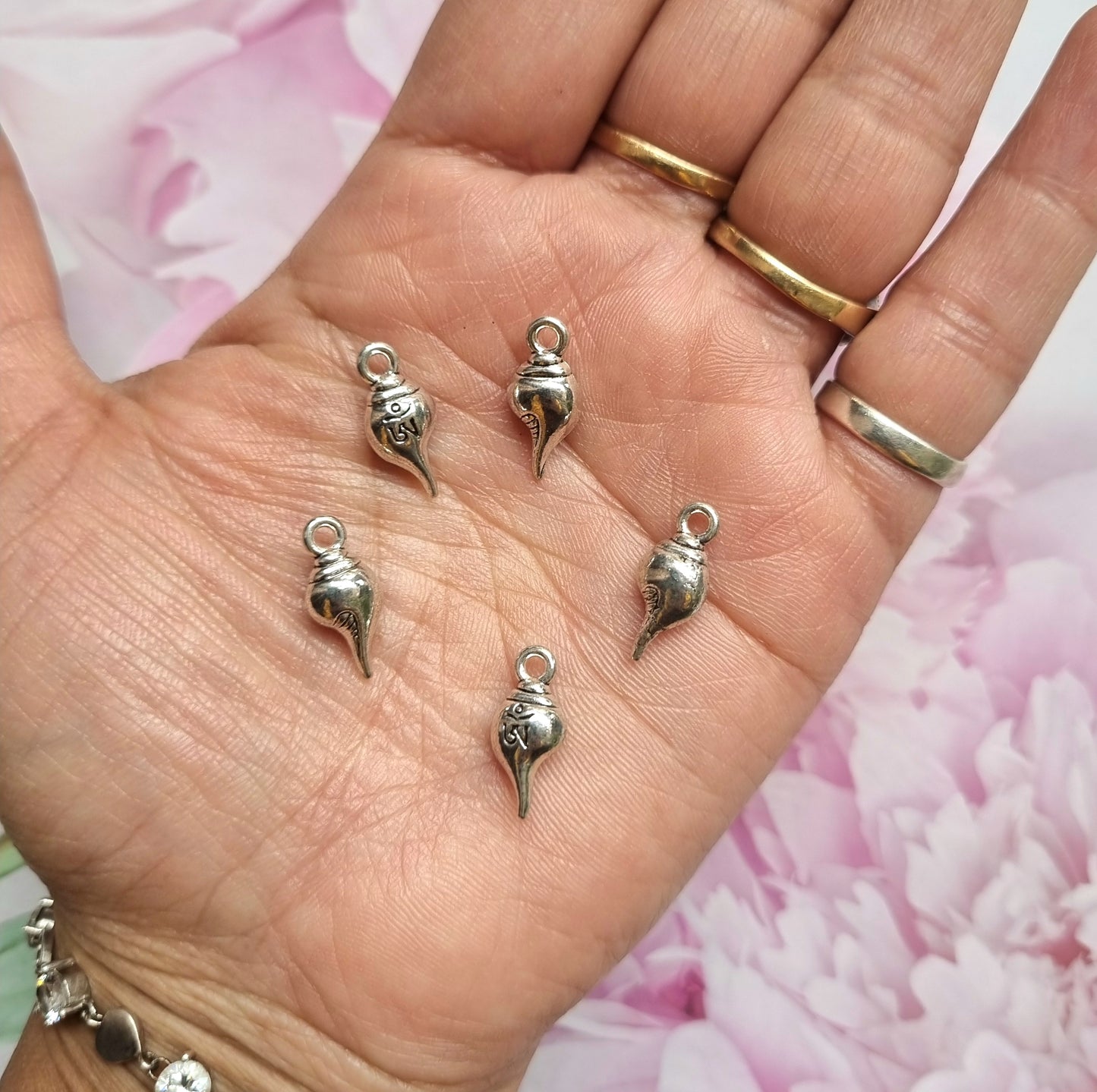 Metal Charms - Shell / Shankh