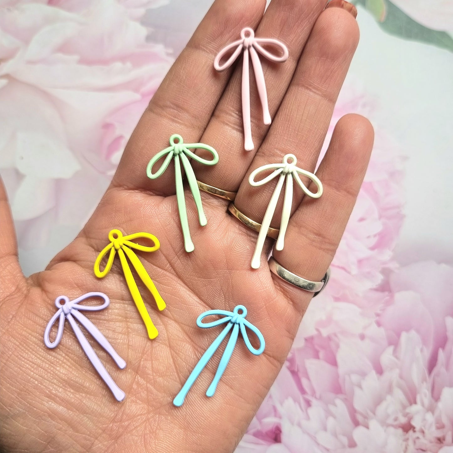 Spray Painted Alloy Bow Charms