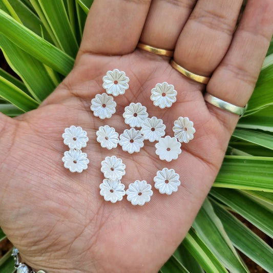 Acrylic Pearlish Flower Caps