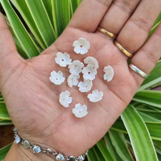 Acrylic Pearlish Flower Caps
