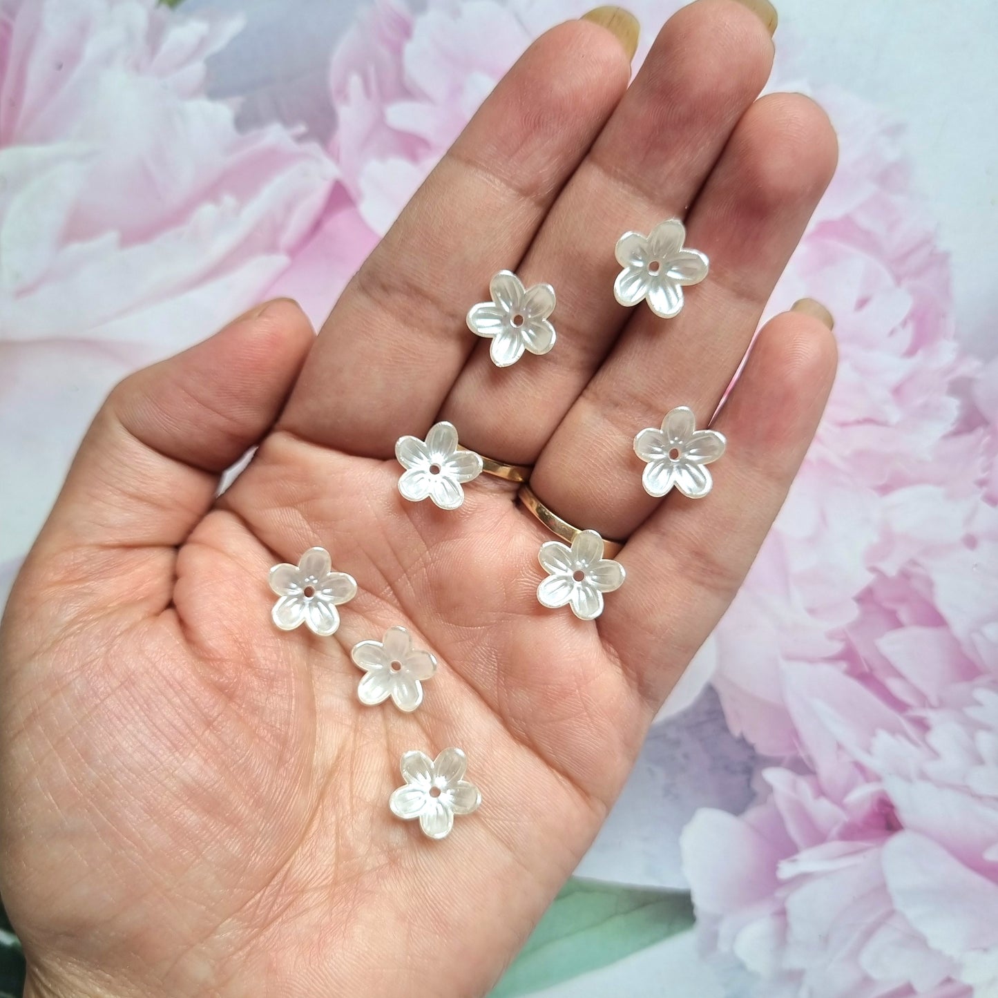 Pearlish Flower Caps