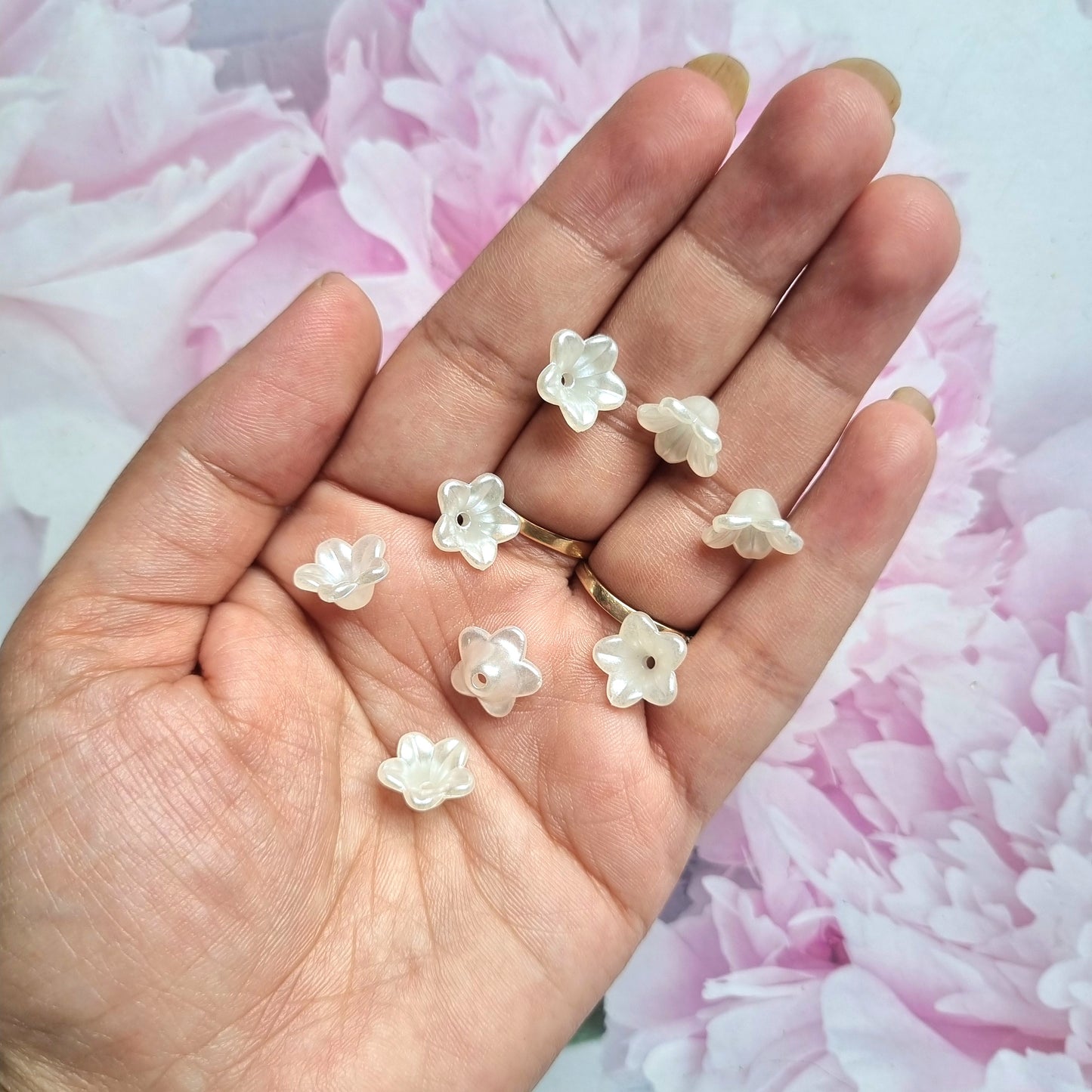 Pearlish Flower Caps
