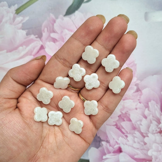 Acrylic Pearlish Clover Beads