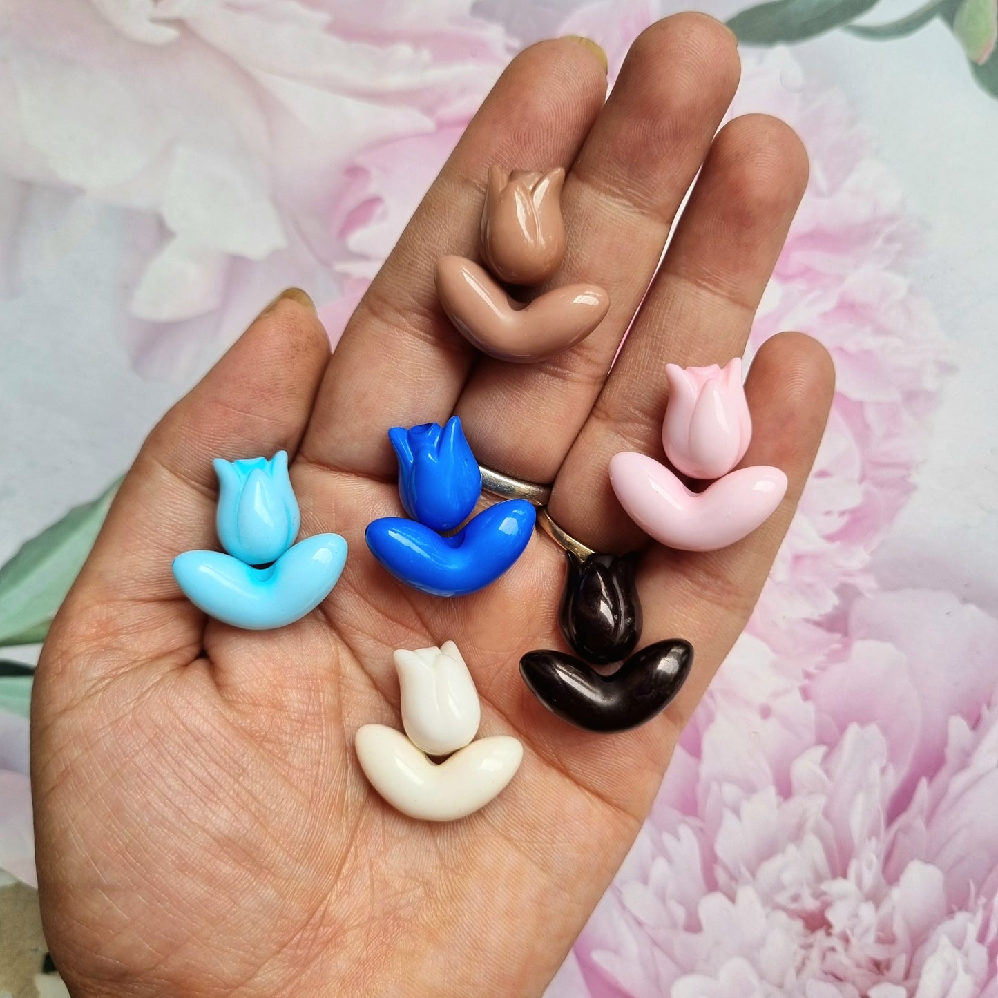 Premium Acrylic Tulip Beads